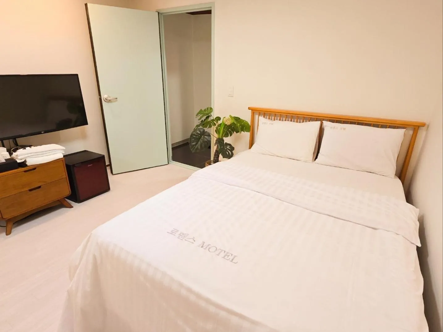 Romance Hotel