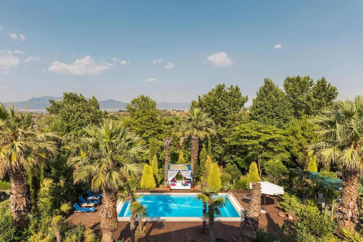 Pool view in Villa Elena