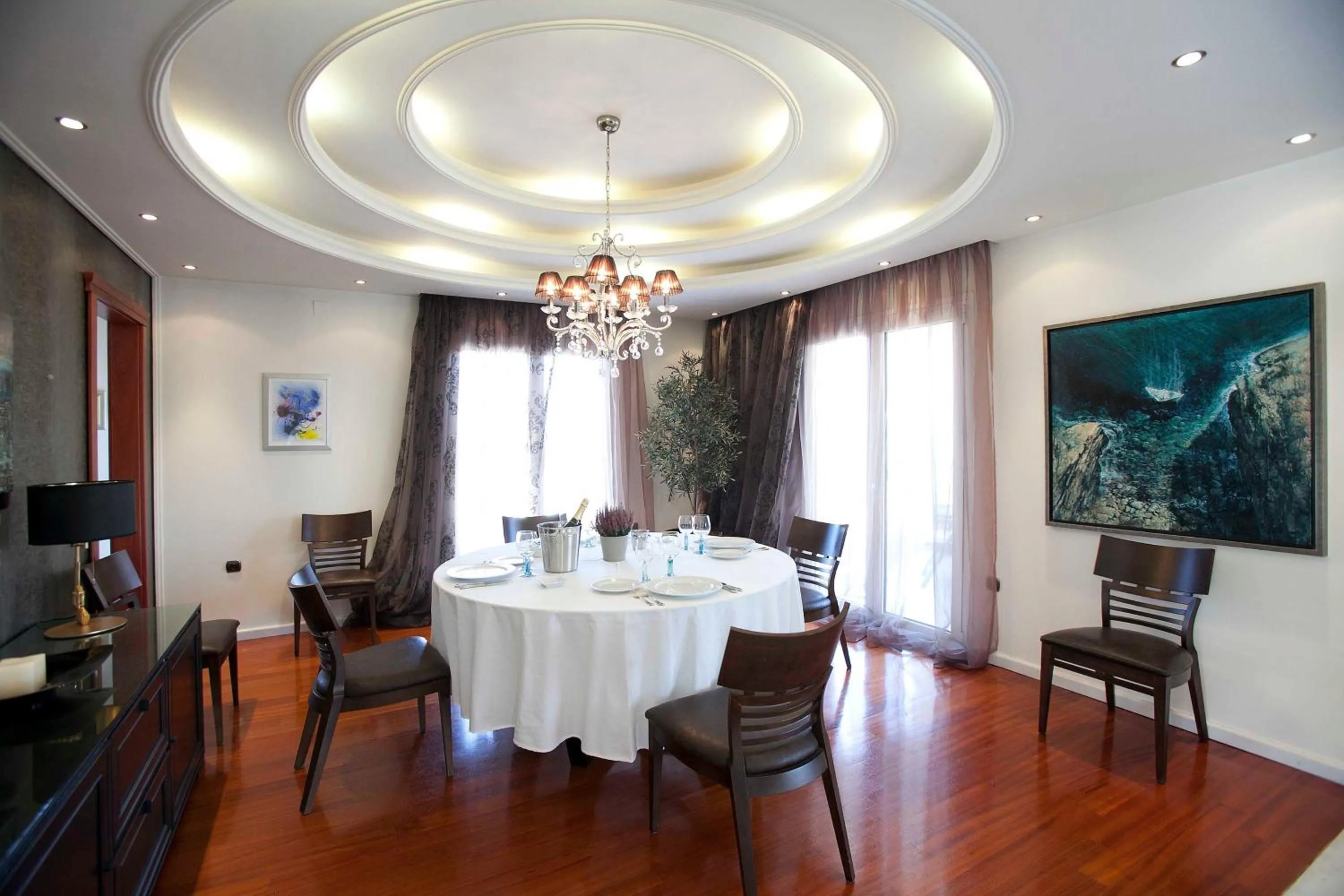 Dining area in Villa Elena