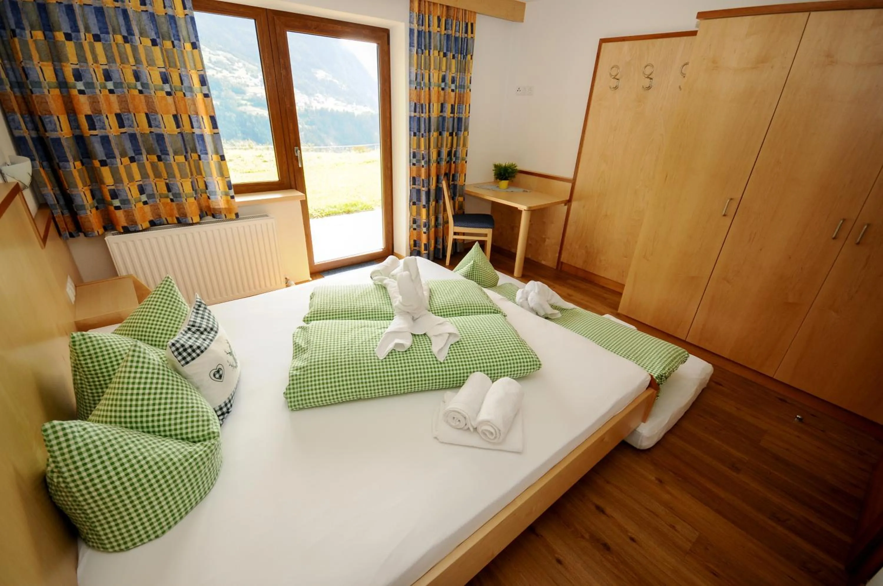 Bedroom, Bed in Ferienhaus Gundolf Peter