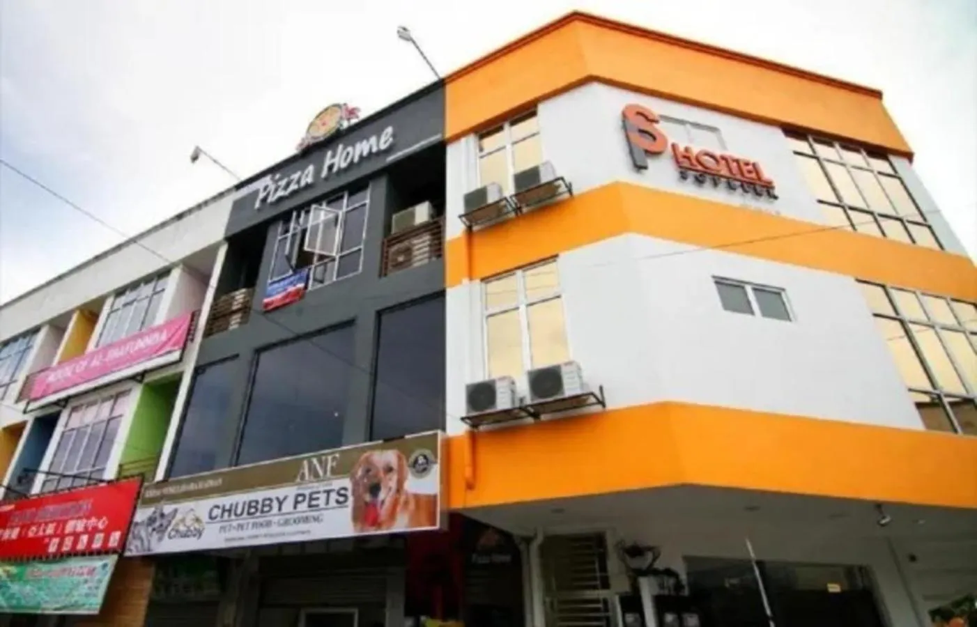 Property building in Sg Pelek Hotel