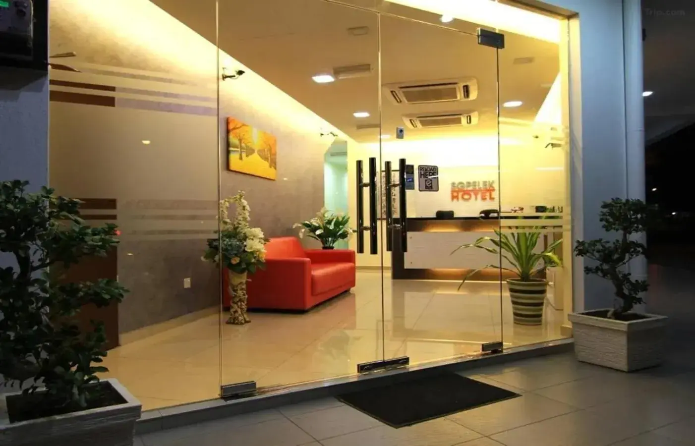 Facade/entrance in Sg Pelek Hotel Facade/entrance in Sg Pelek Hotel