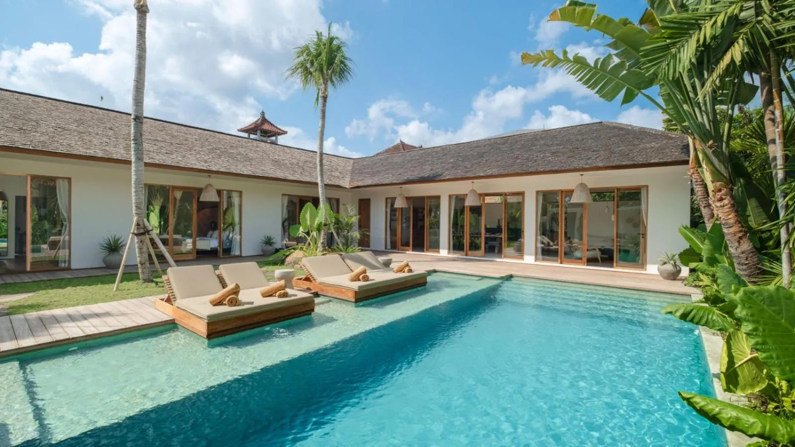 Property building in Villa Chagall by Villa Finder