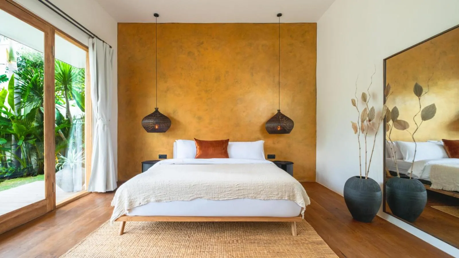 Bed in Villa Chagall by Villa Finder
