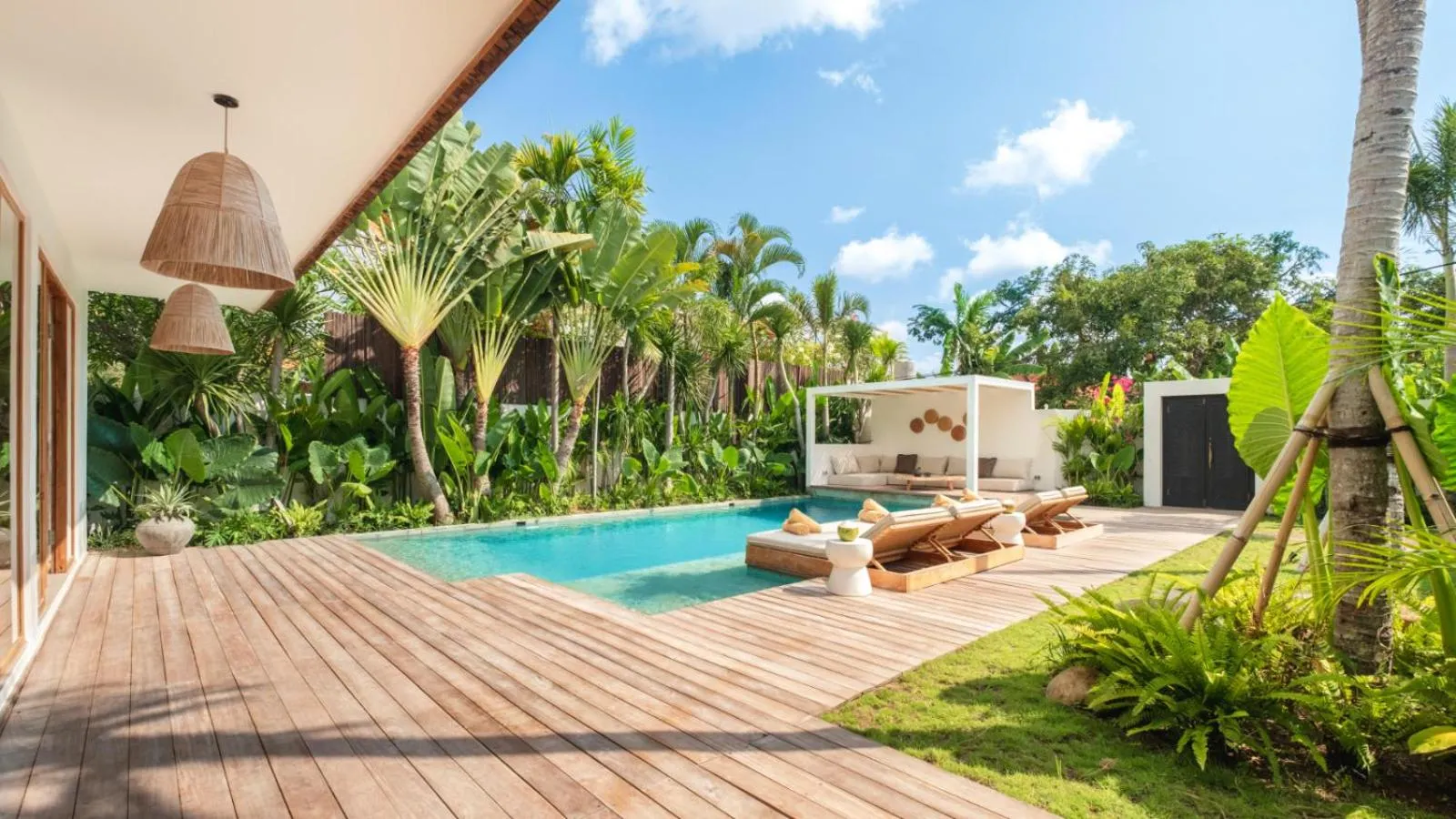 Garden in Villa Chagall by Villa Finder