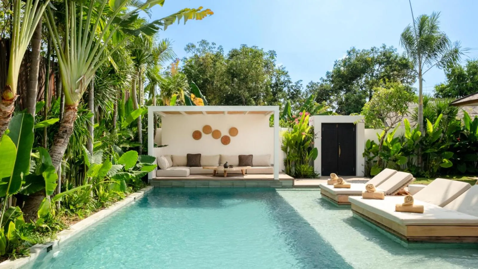 Garden view in Villa Chagall by Villa Finder