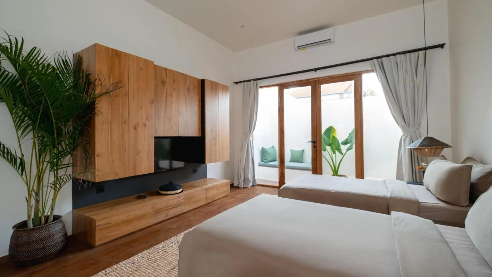 Bed in Villa Chagall by Villa Finder