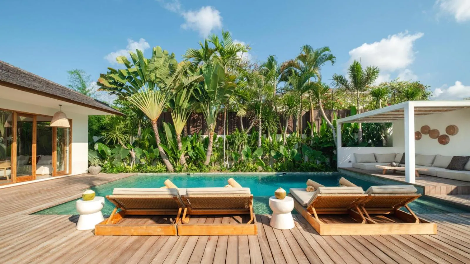 Garden view in Villa Chagall by Villa Finder
