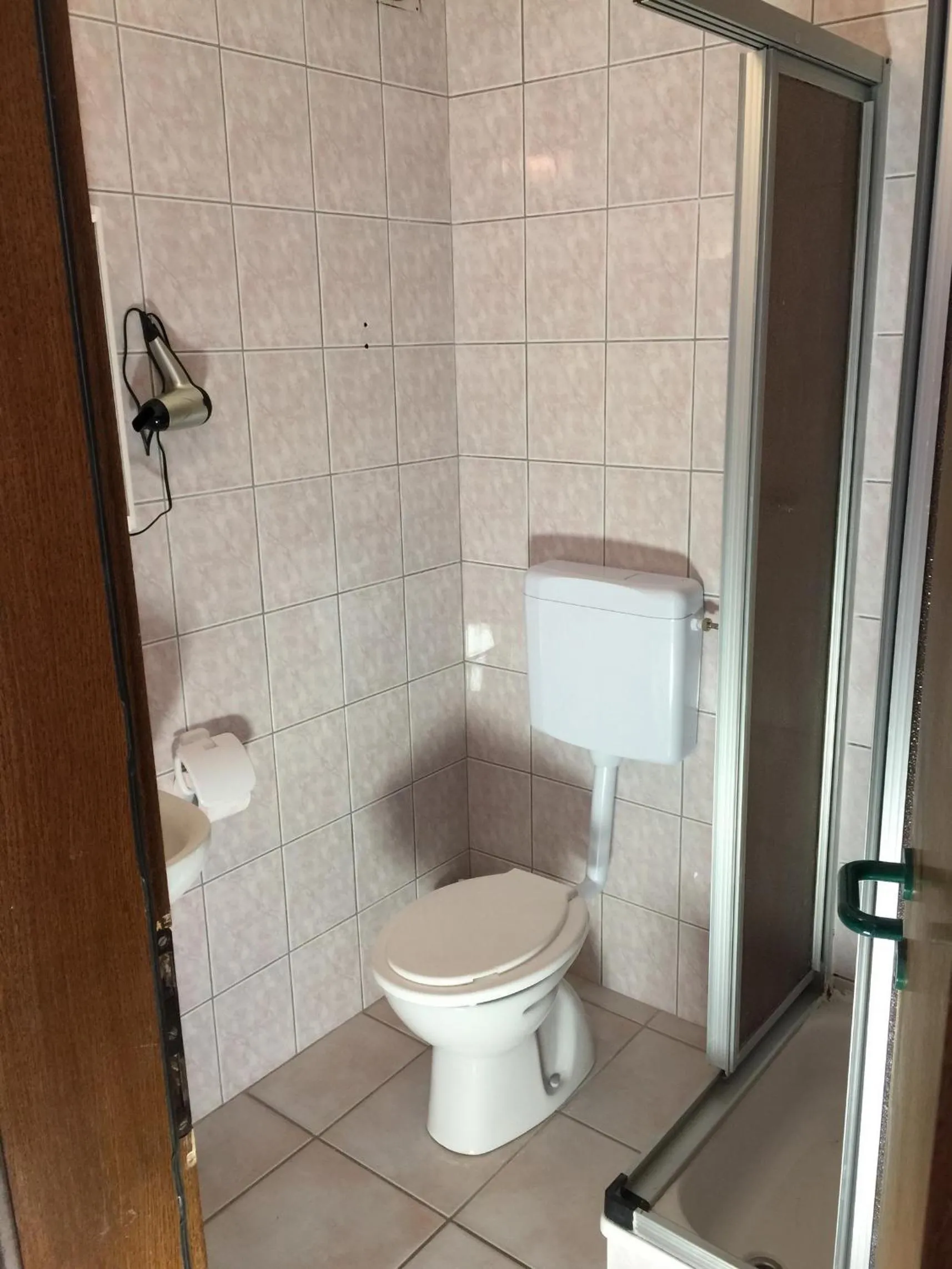 Shower in Pansion Ruža