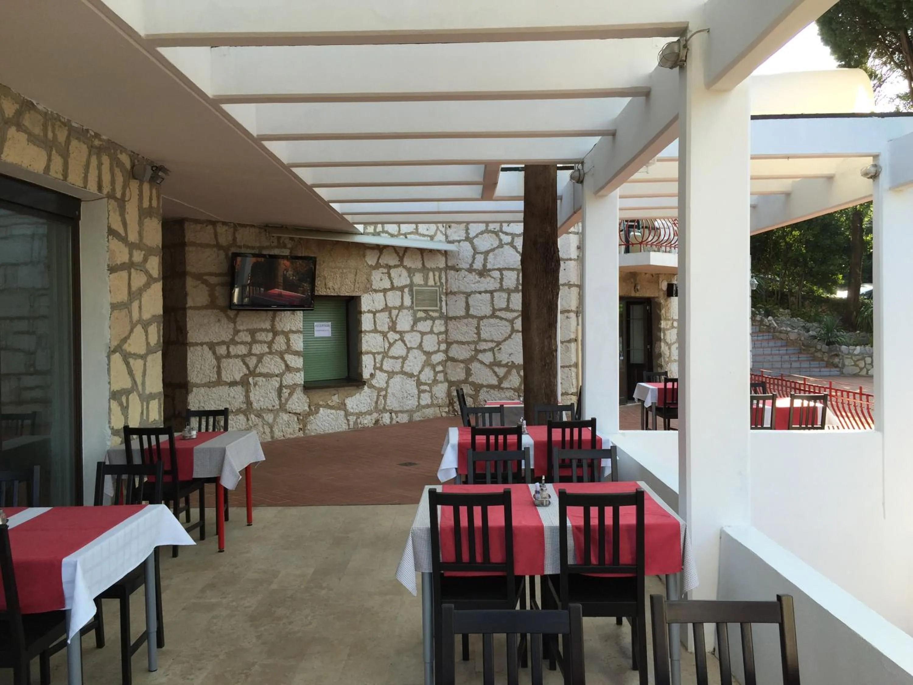 Restaurant/places to eat in Pansion Ruža