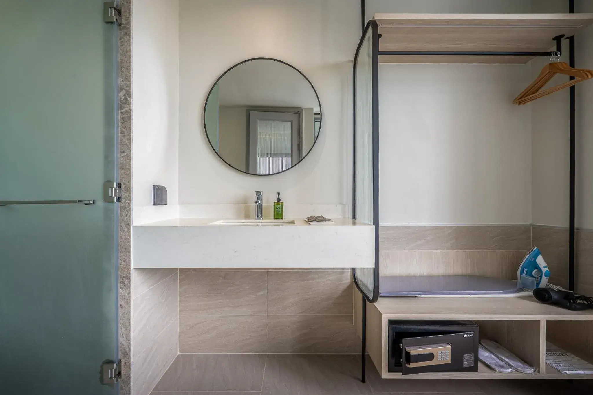 Bathroom in The Quarter Ramkhamhaeng by UHG Bathroom in The Quarter Ramkhamhaeng by UHG