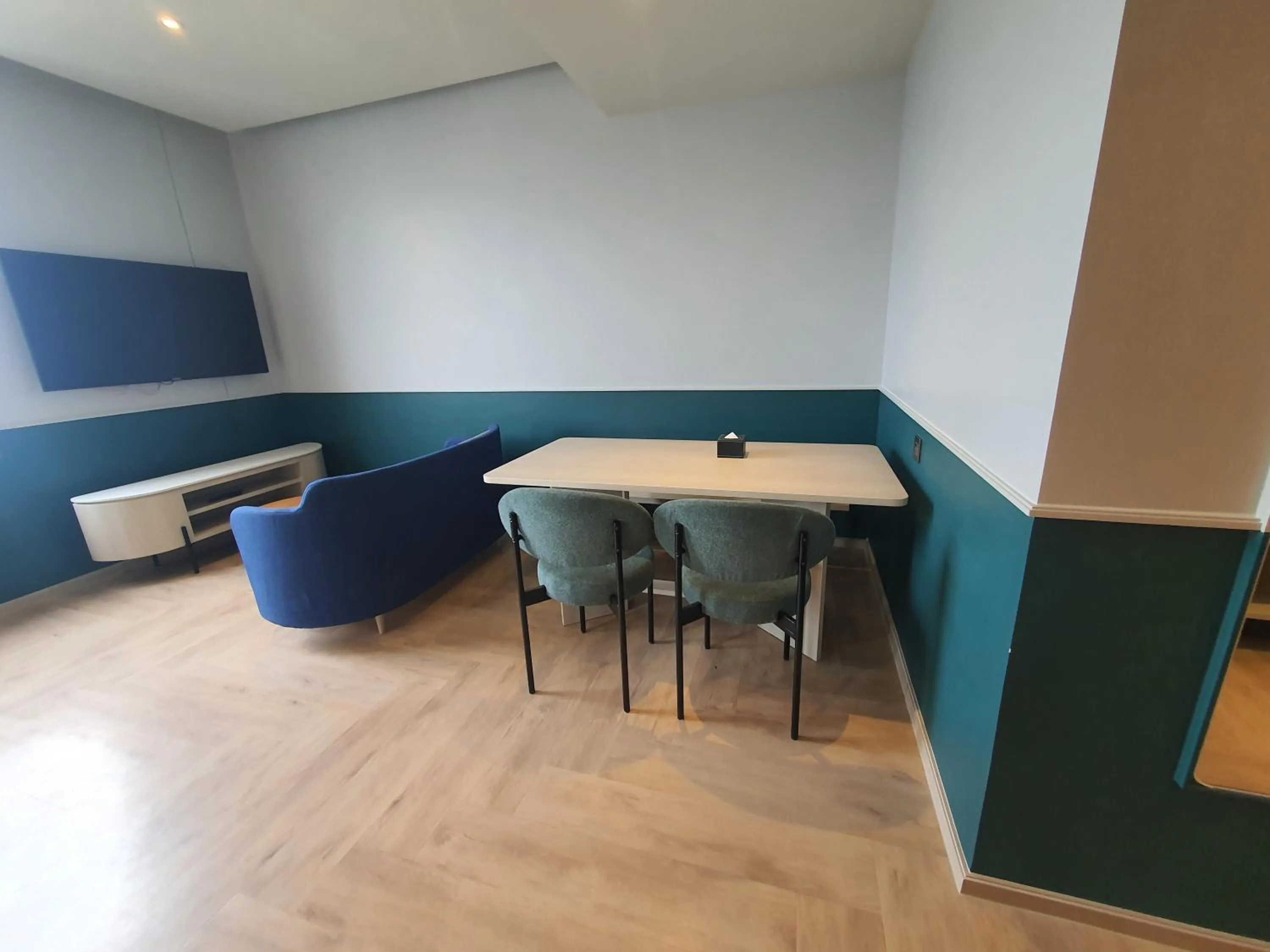 Dining area in The Quarter Ramkhamhaeng by UHG