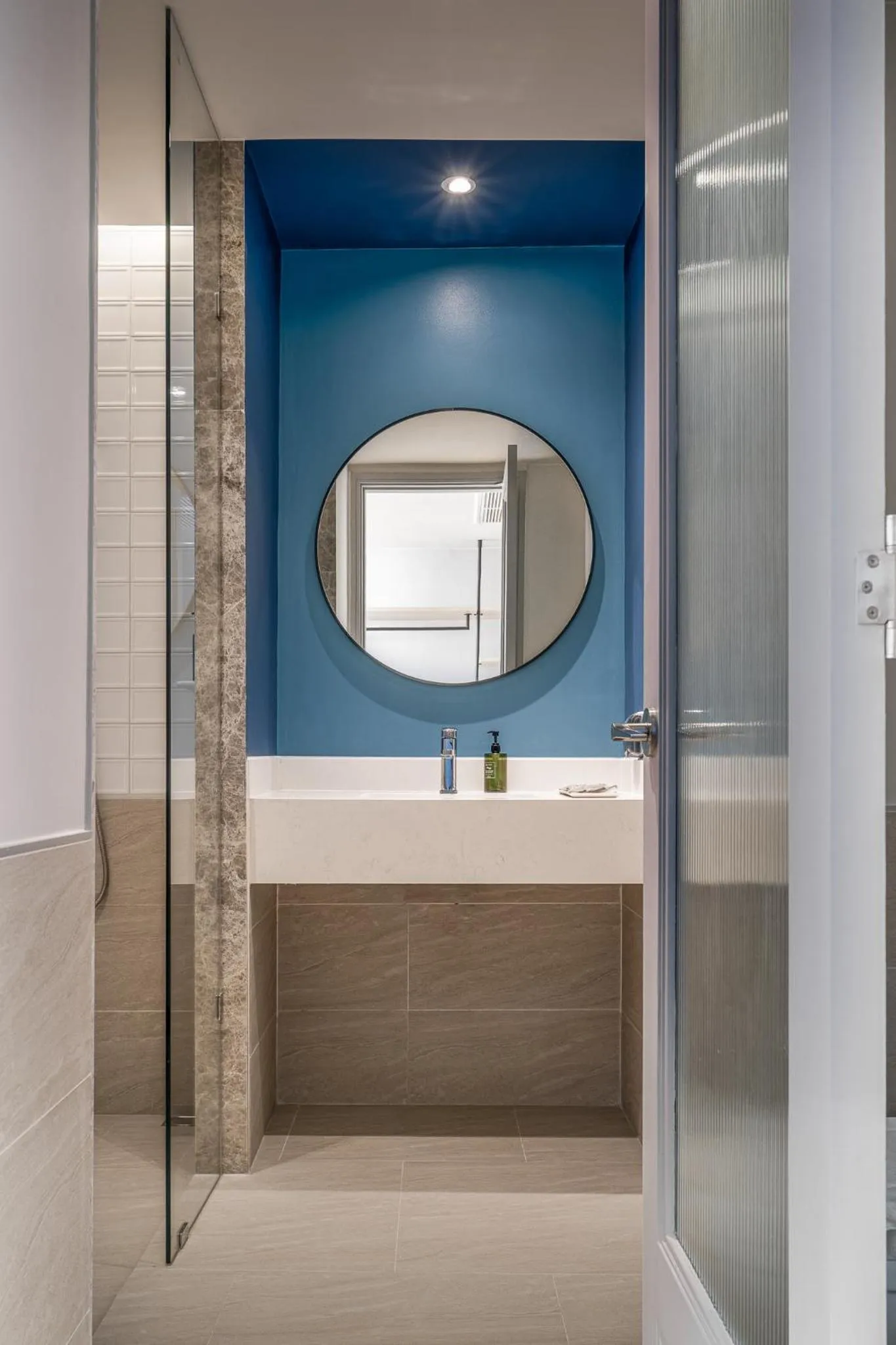 Bathroom in The Quarter Ramkhamhaeng by UHG