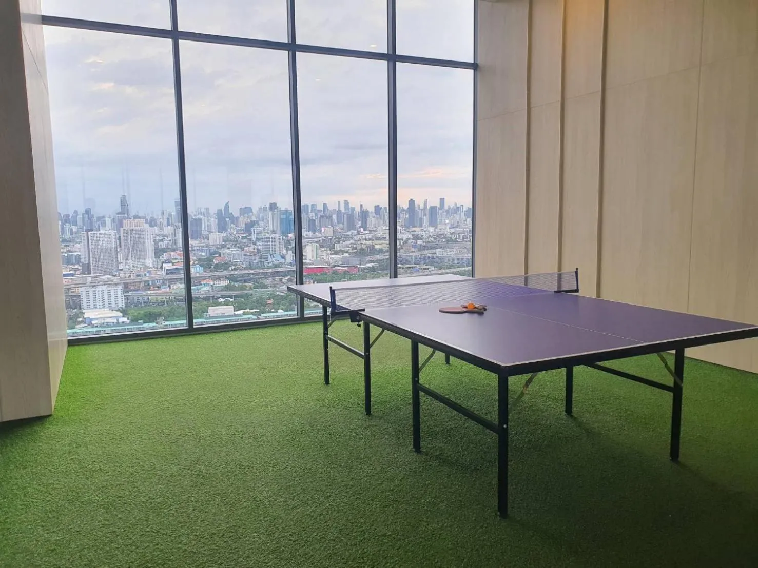 Entertainment in The Quarter Ramkhamhaeng by UHG