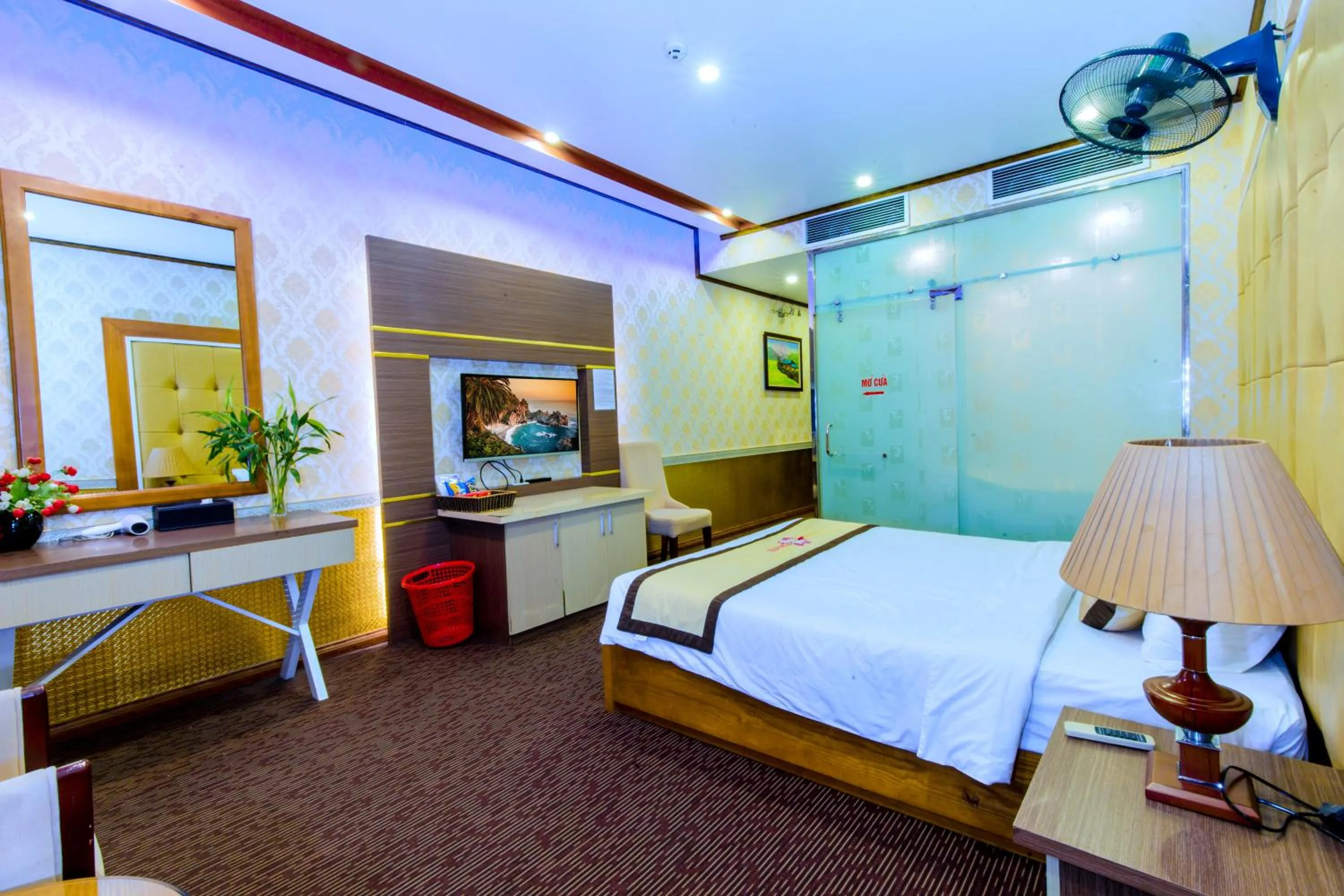 Bed in Hoa Dao Hotel