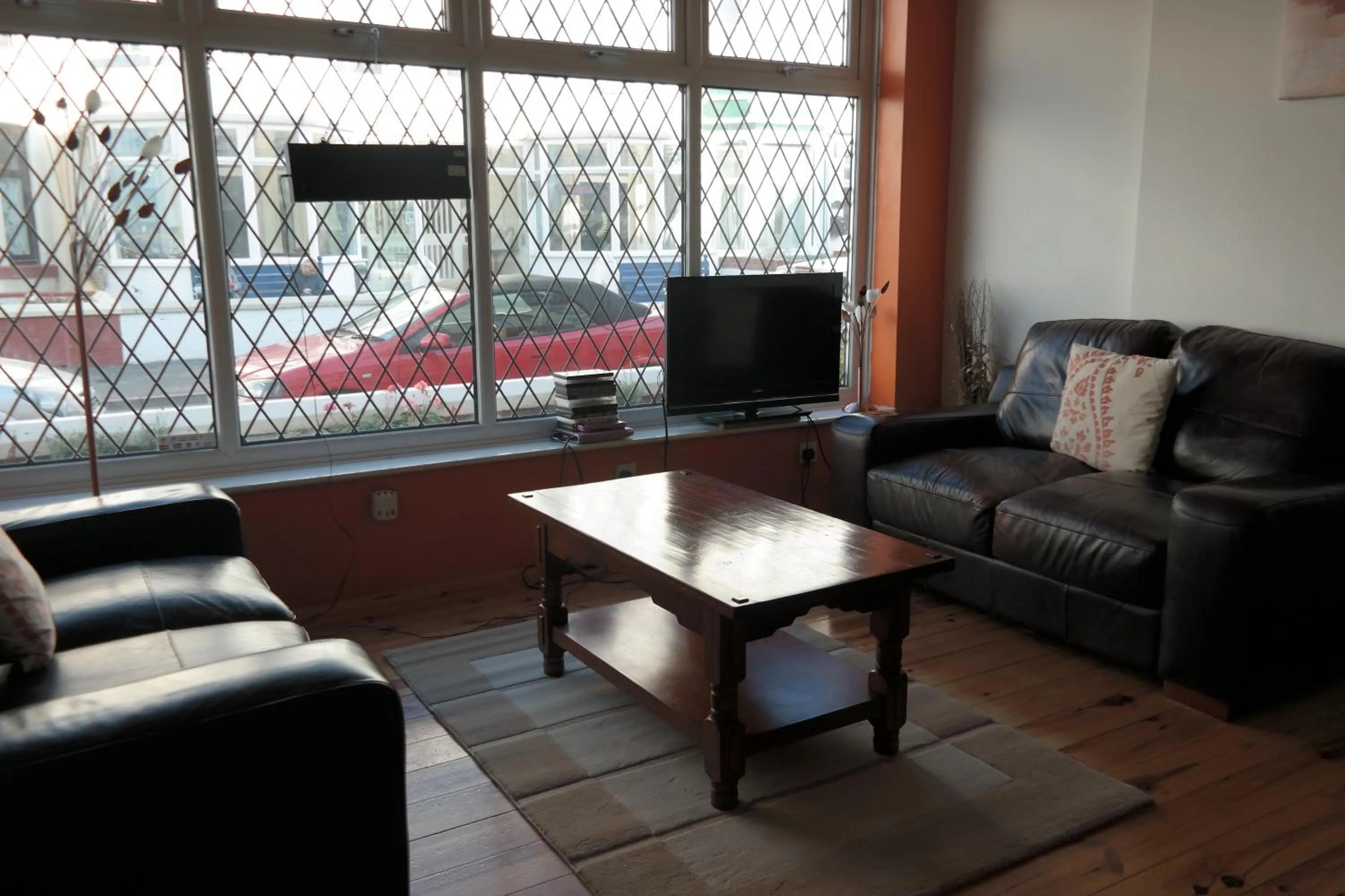 Communal lounge/ TV room in Shananagens Guesthouse