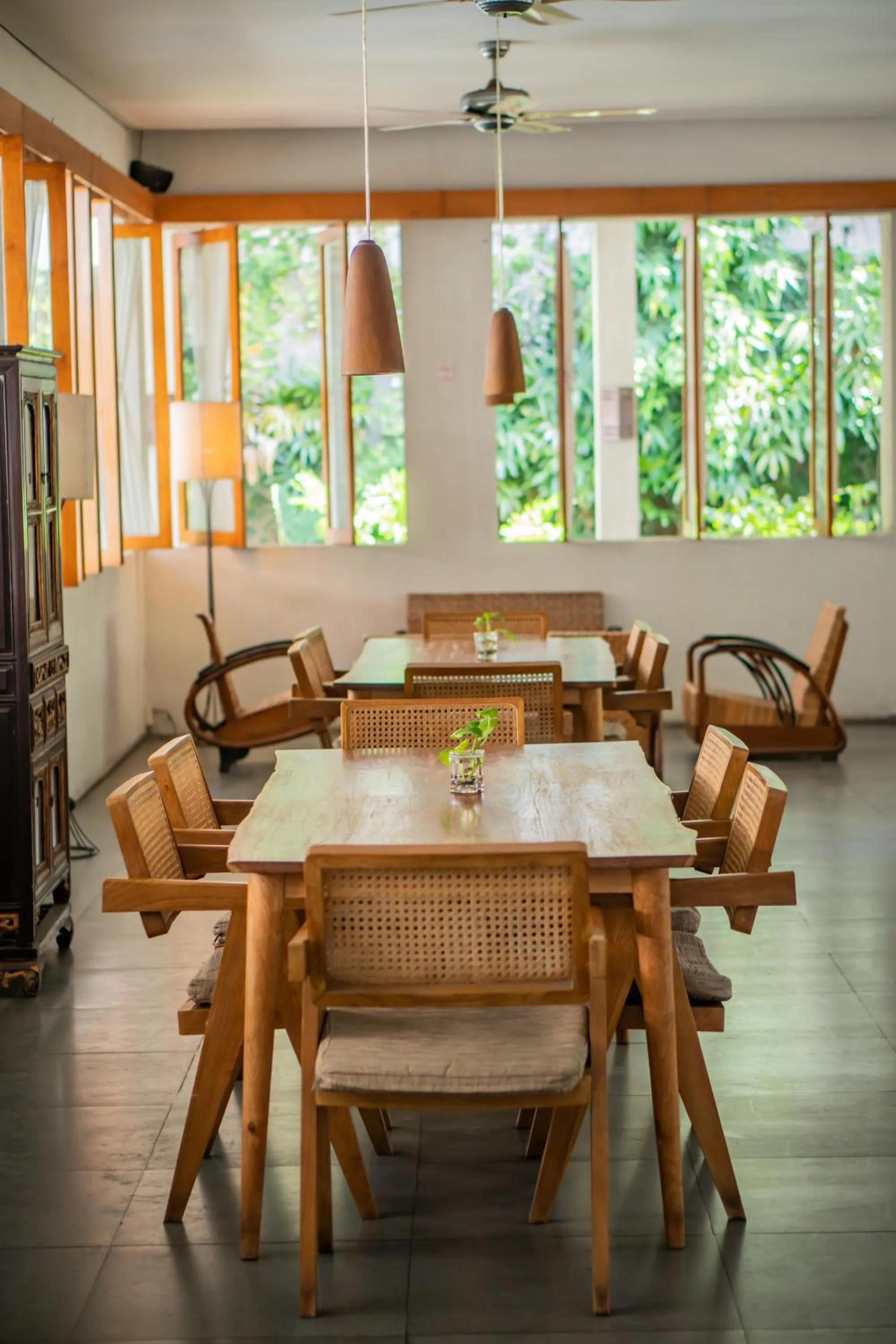 Restaurant/places to eat in Hotel Blambangan