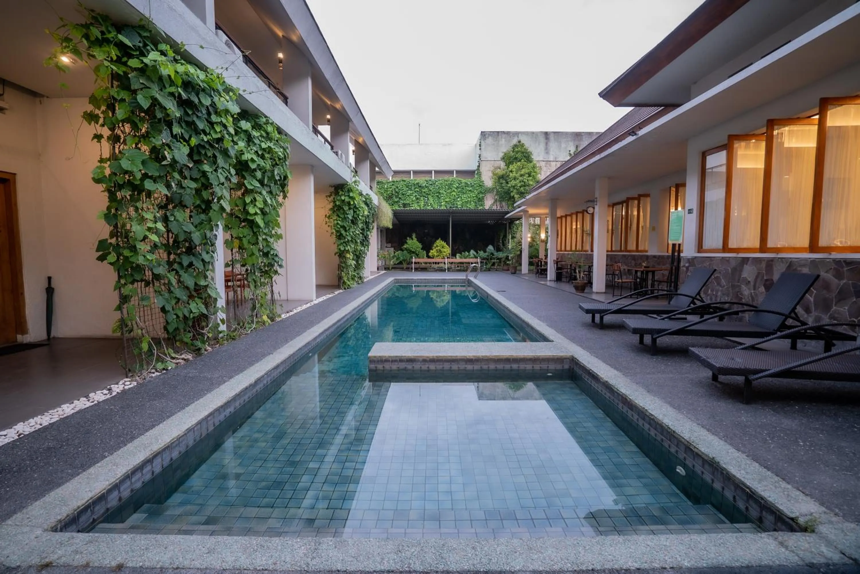 Swimming pool in Hotel Blambangan