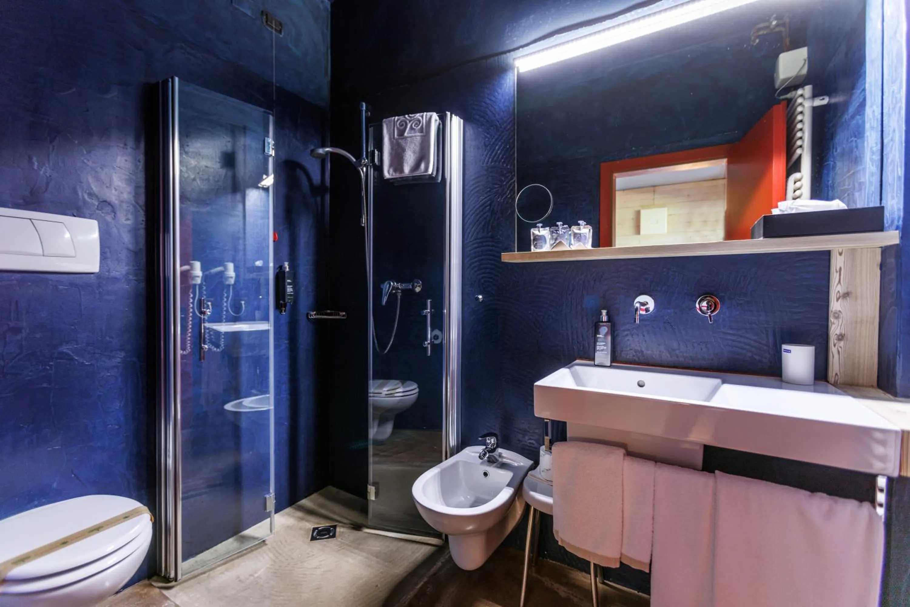 Shower in Ambienthotel PrimaLuna 3S