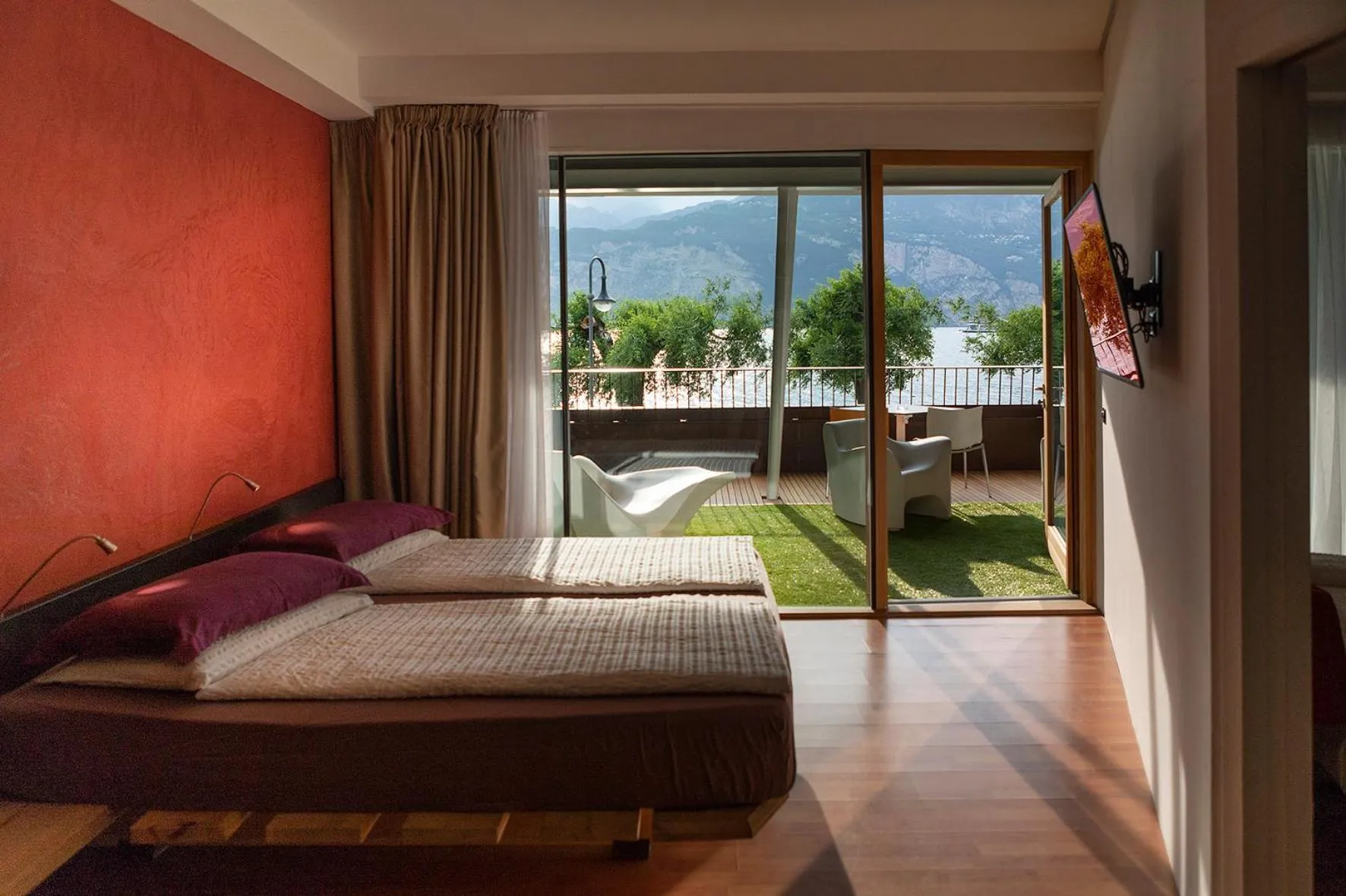 Photo of the whole room, Bed in Ambienthotel PrimaLuna 3S