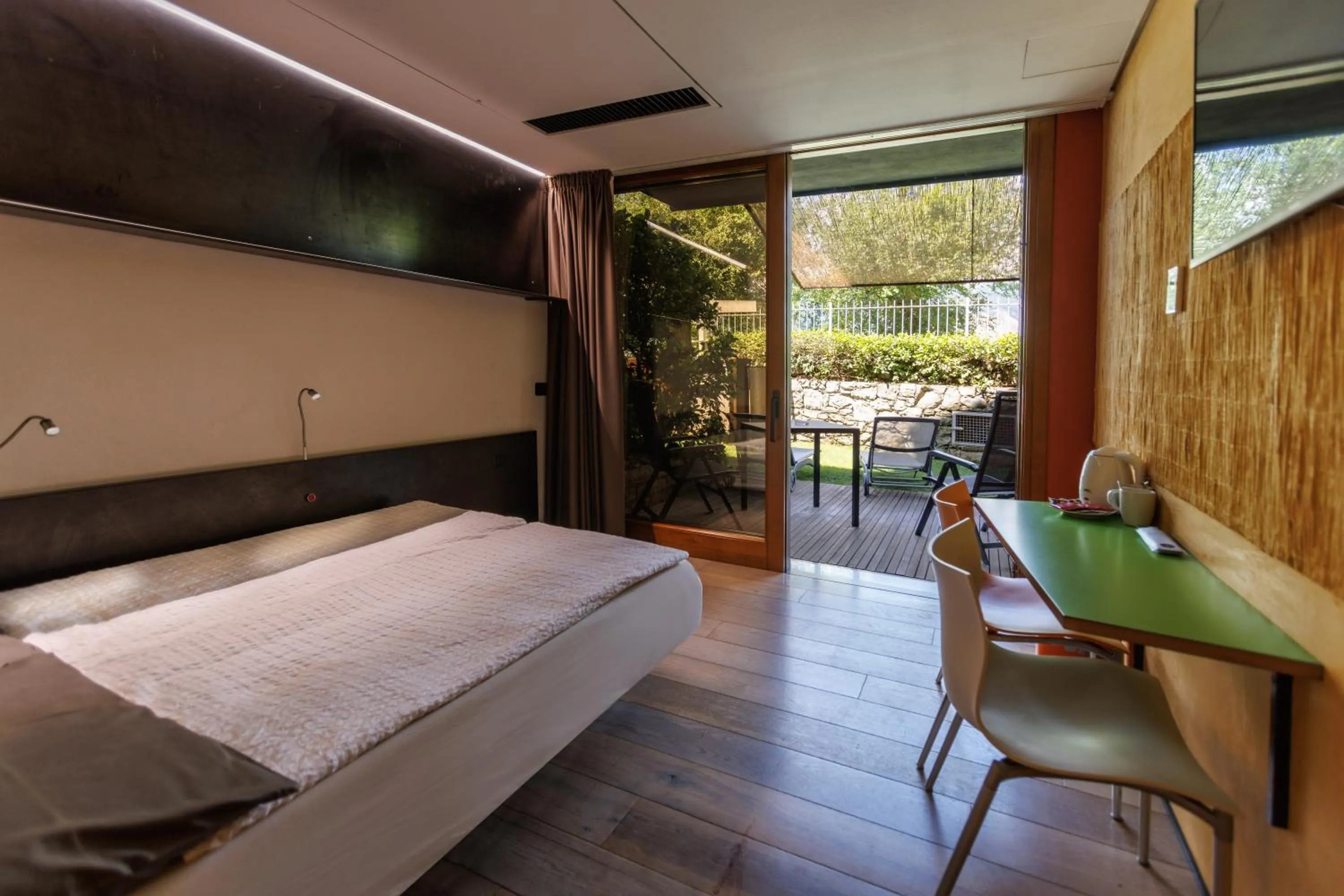 Photo of the whole room, Bed in Ambienthotel PrimaLuna 3S