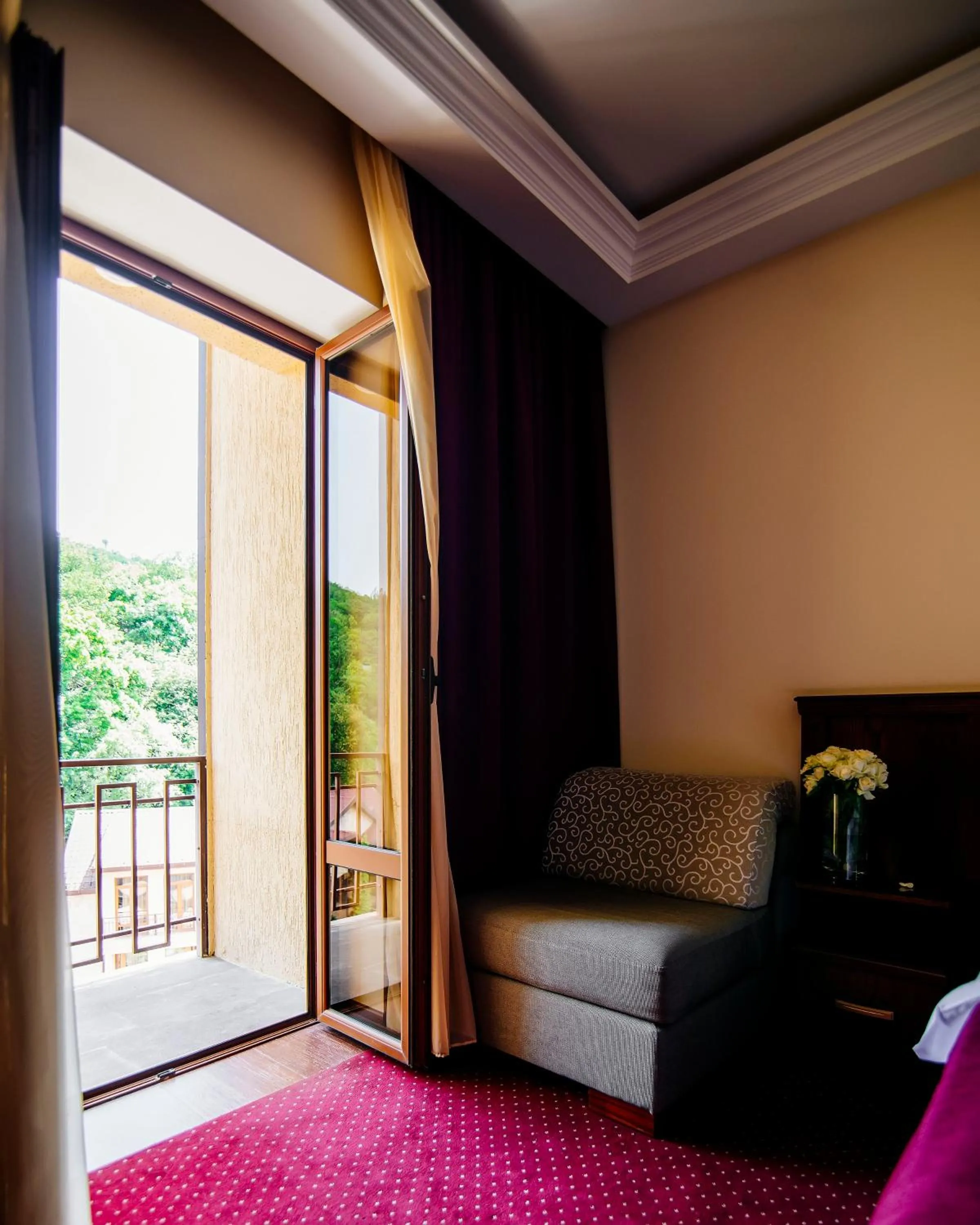 Balcony/Terrace, Bed in Elegant Hotel & Resort