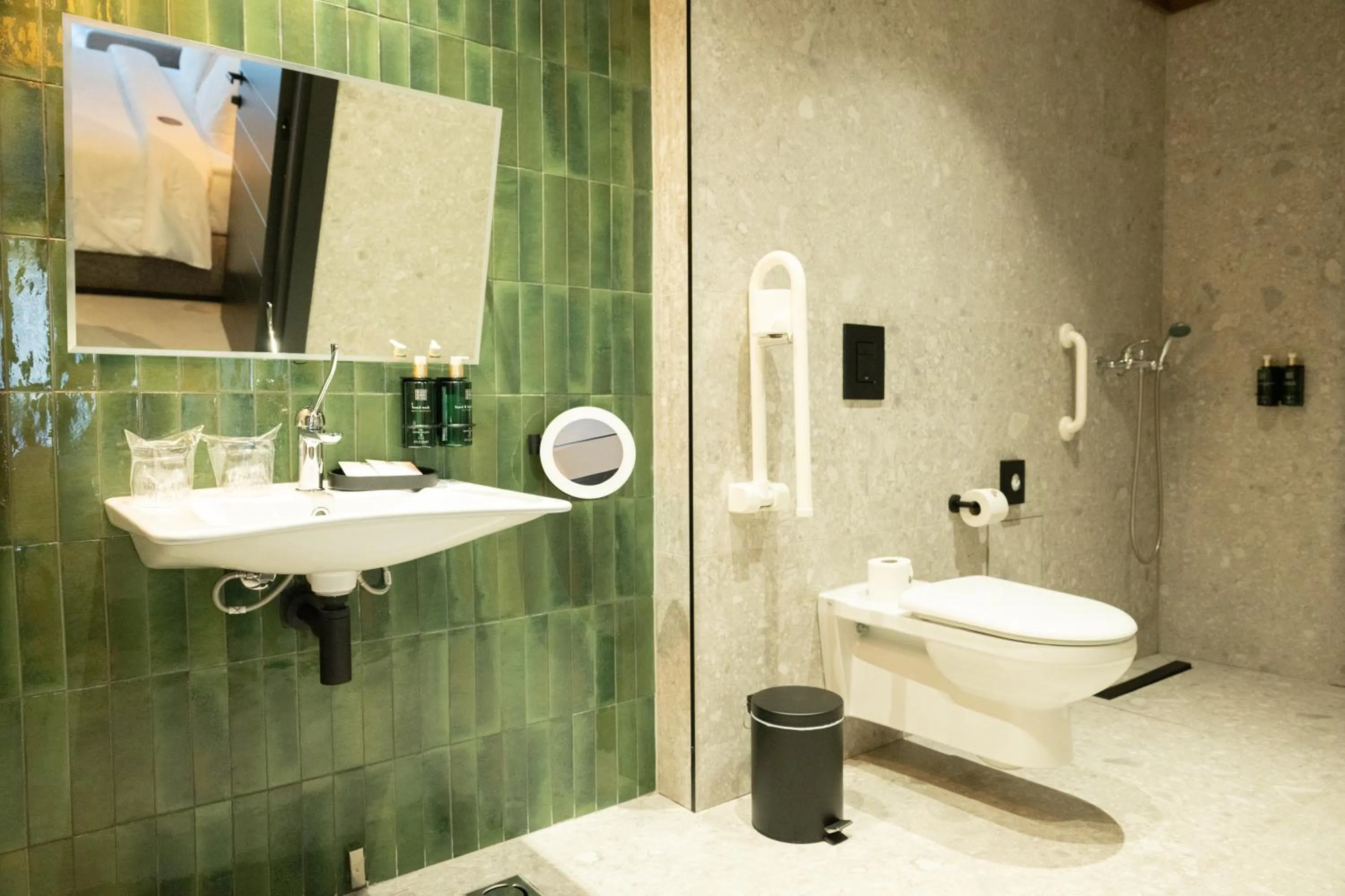 Shower in Wulfenia Hotel & Spa