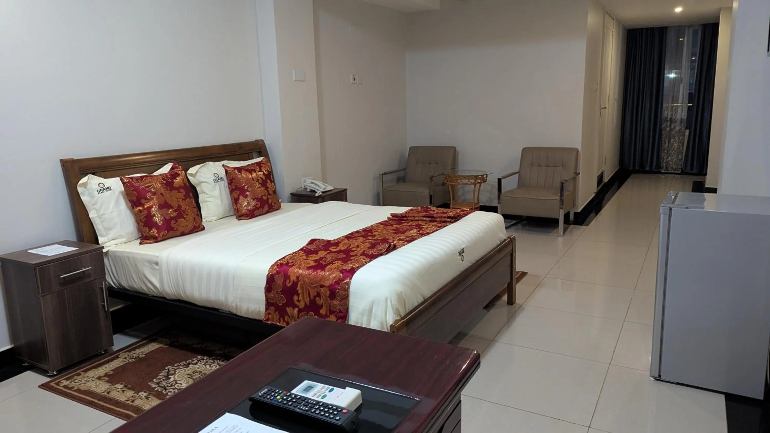 Property building, Bed in The Grand Plaza Hotel