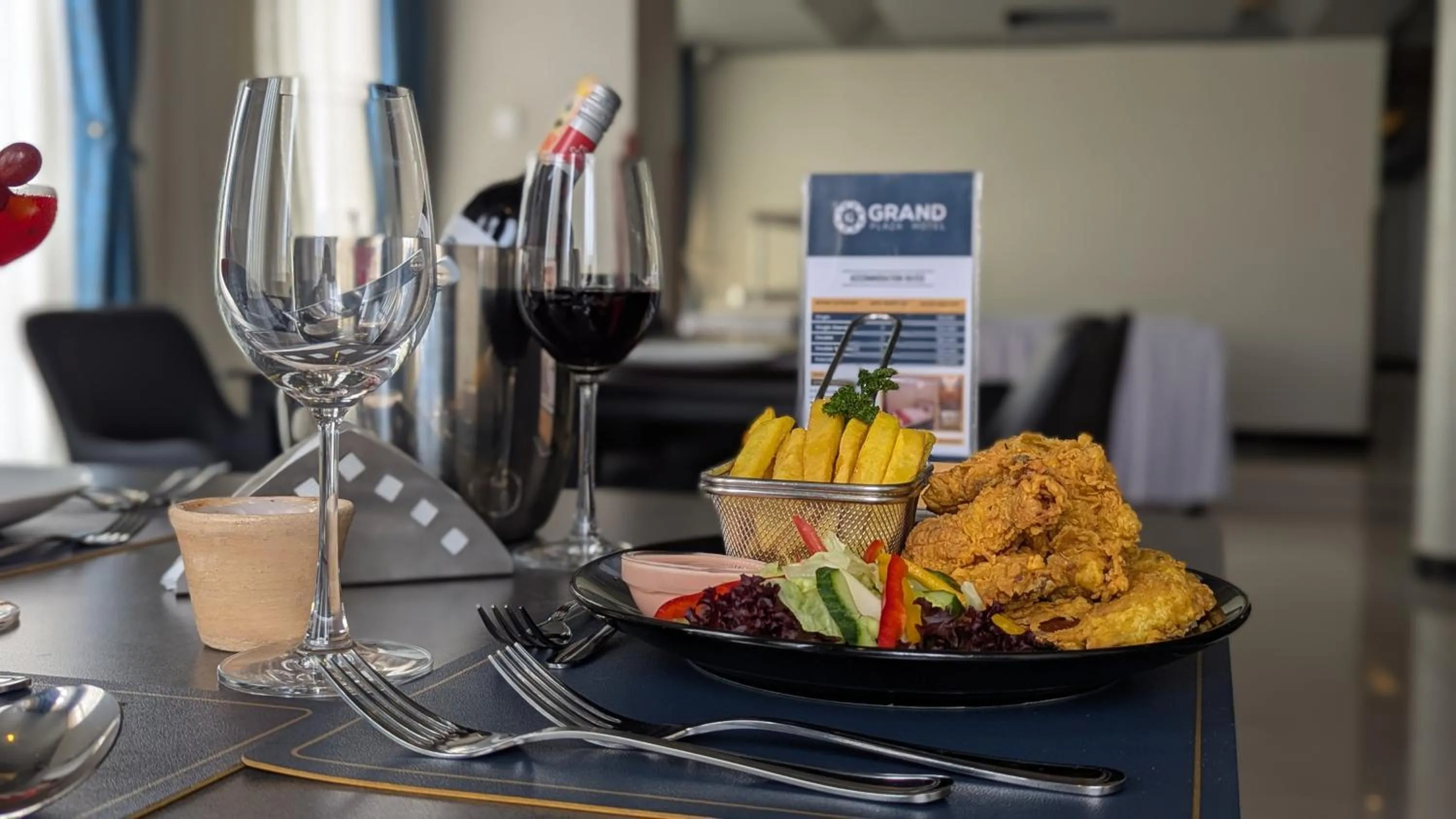 Restaurant/places to eat in The Grand Plaza Hotel