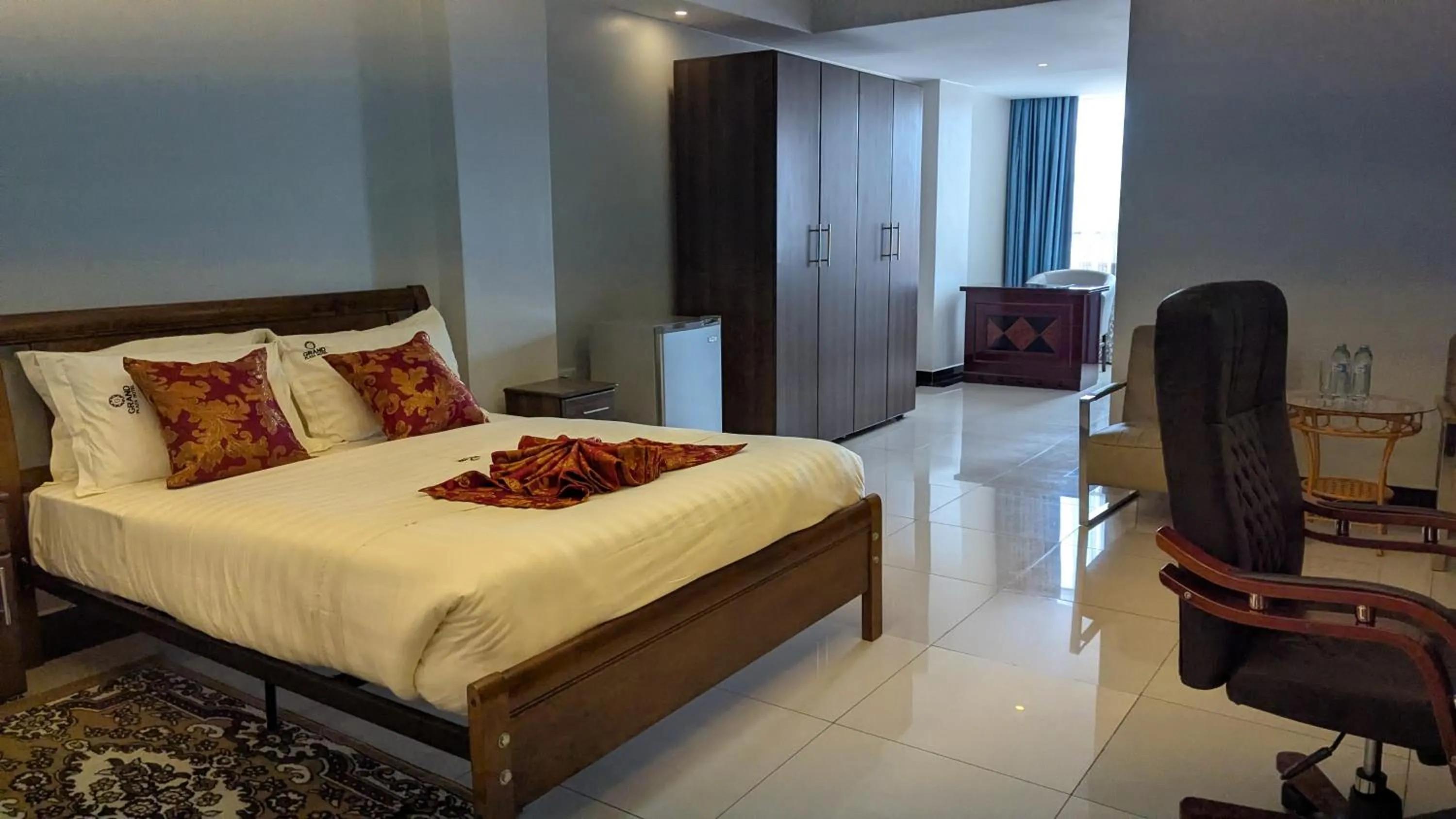 TV and multimedia, Bed in The Grand Plaza Hotel