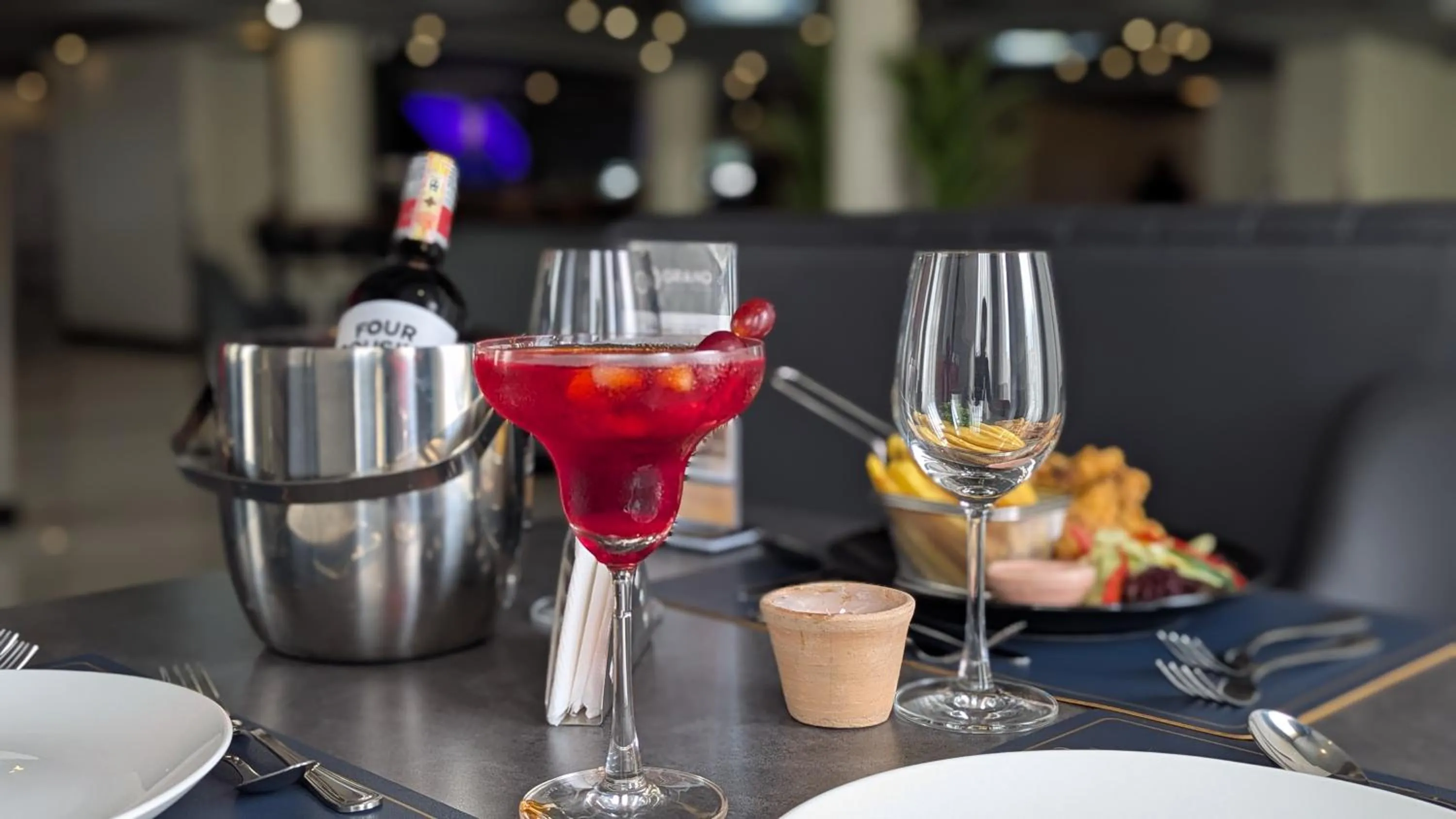 Restaurant/places to eat in The Grand Plaza Hotel