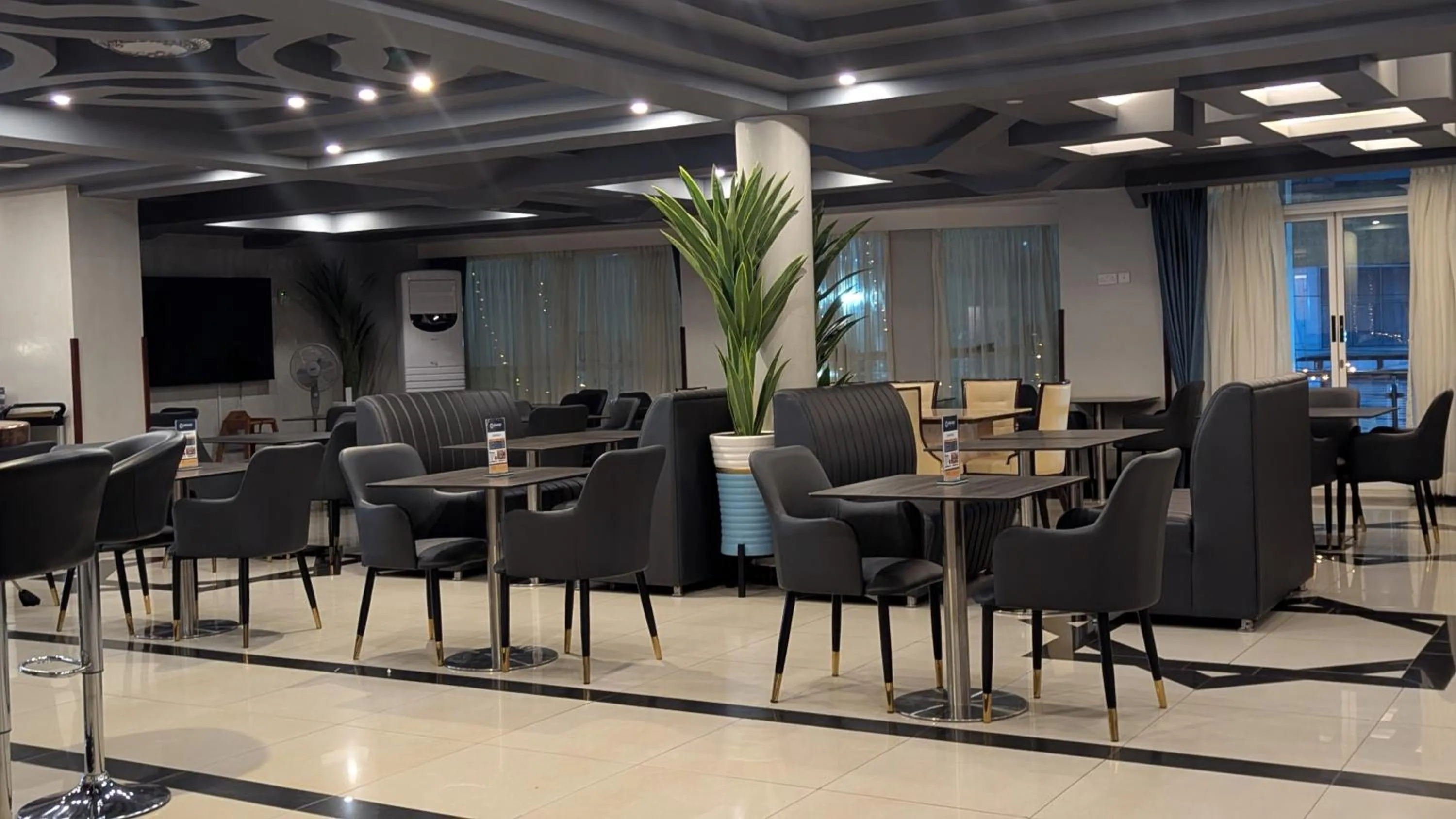 Restaurant/places to eat in The Grand Plaza Hotel