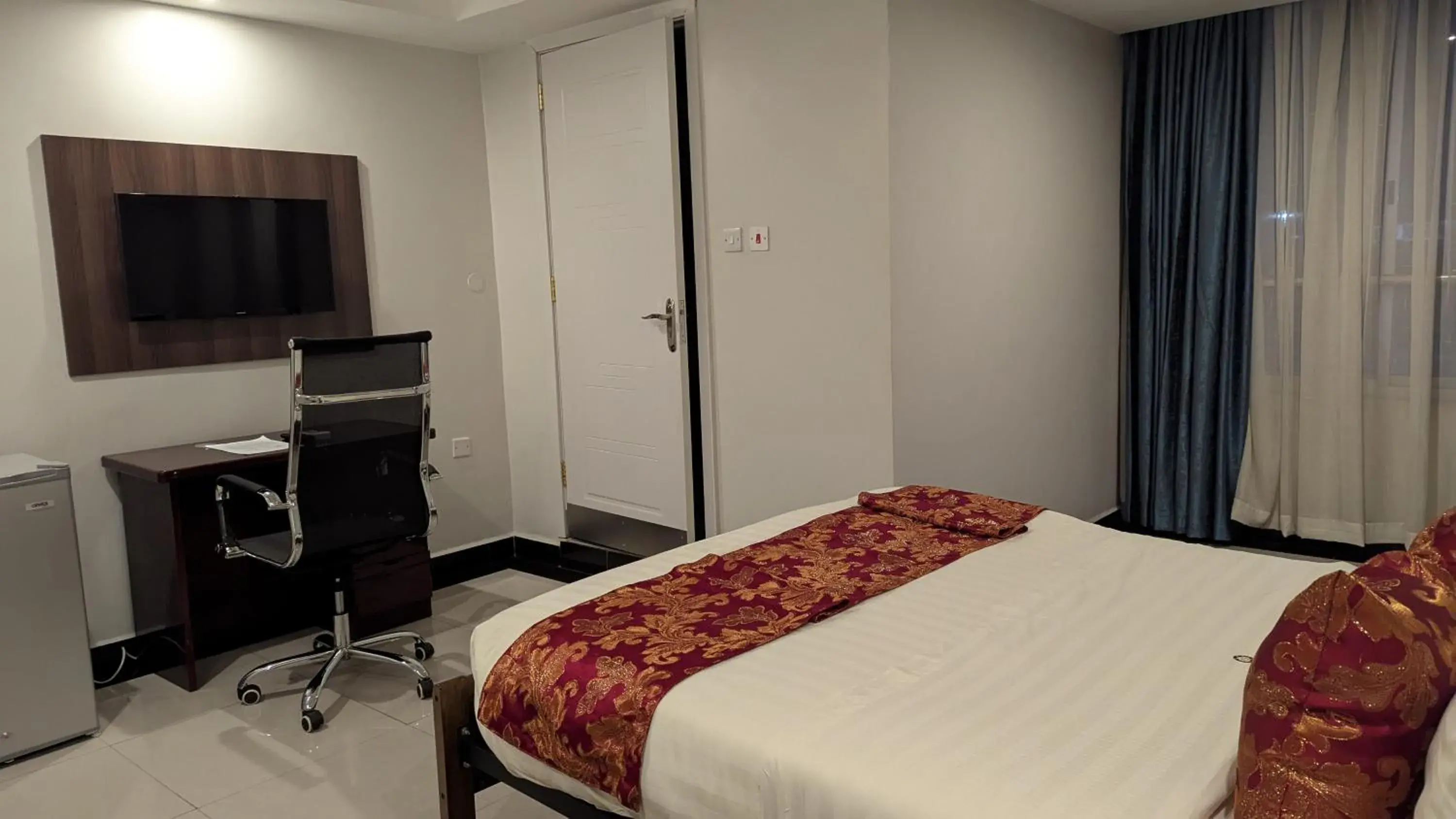Single Room in The Grand Plaza Hotel Single Room in The Grand Plaza Hotel