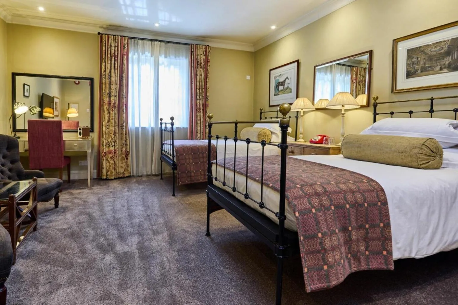 Small Twin Room in The Old Bridge