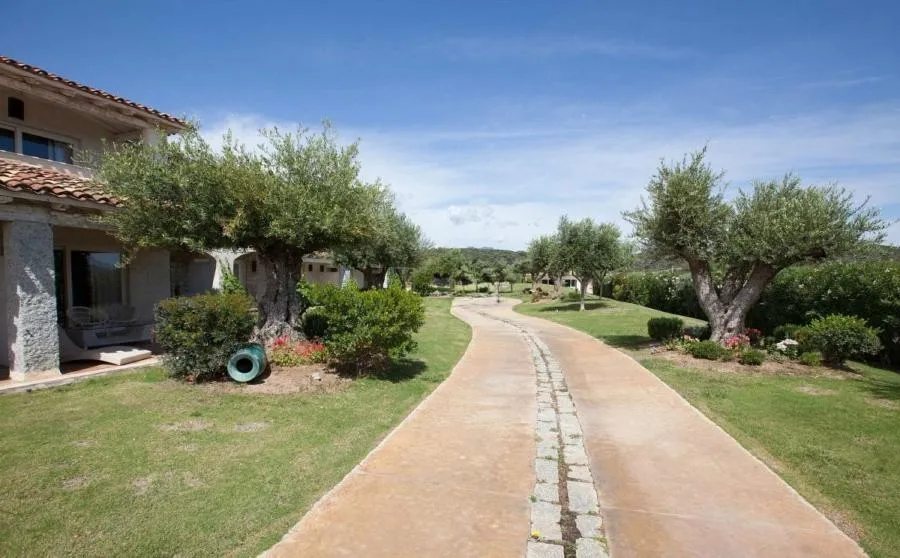 Garden in Nicolaus Prime Villas Resort