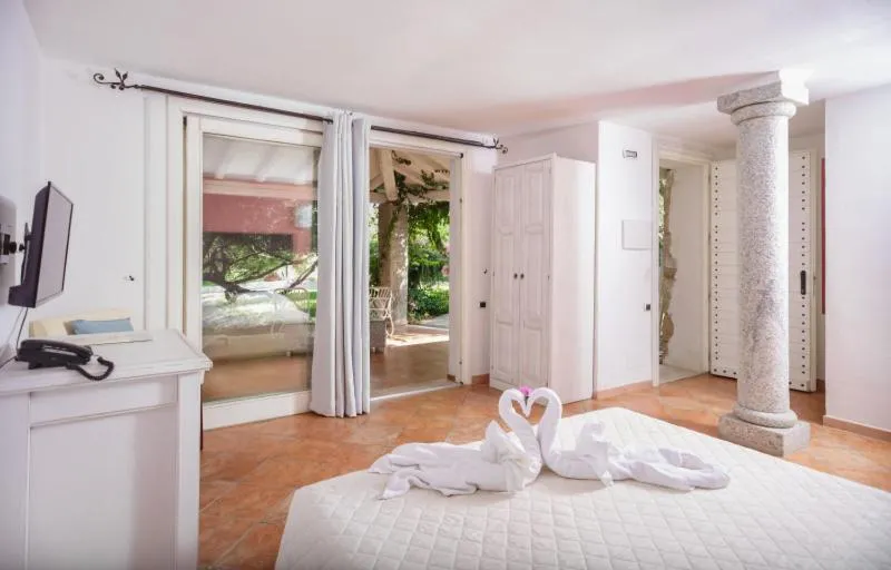 Bed in Nicolaus Prime Villas Resort