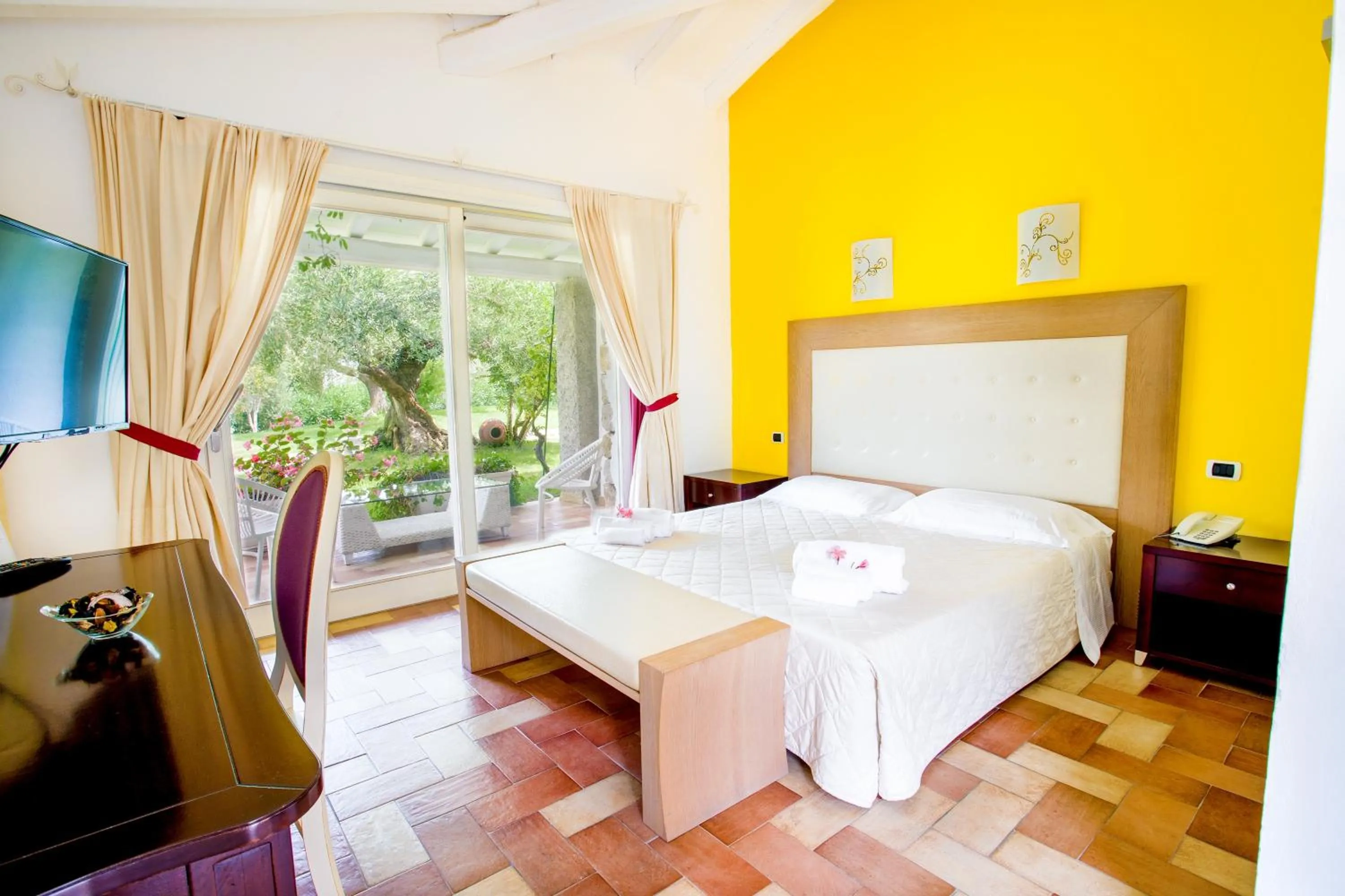 Bed in Nicolaus Prime Villas Resort