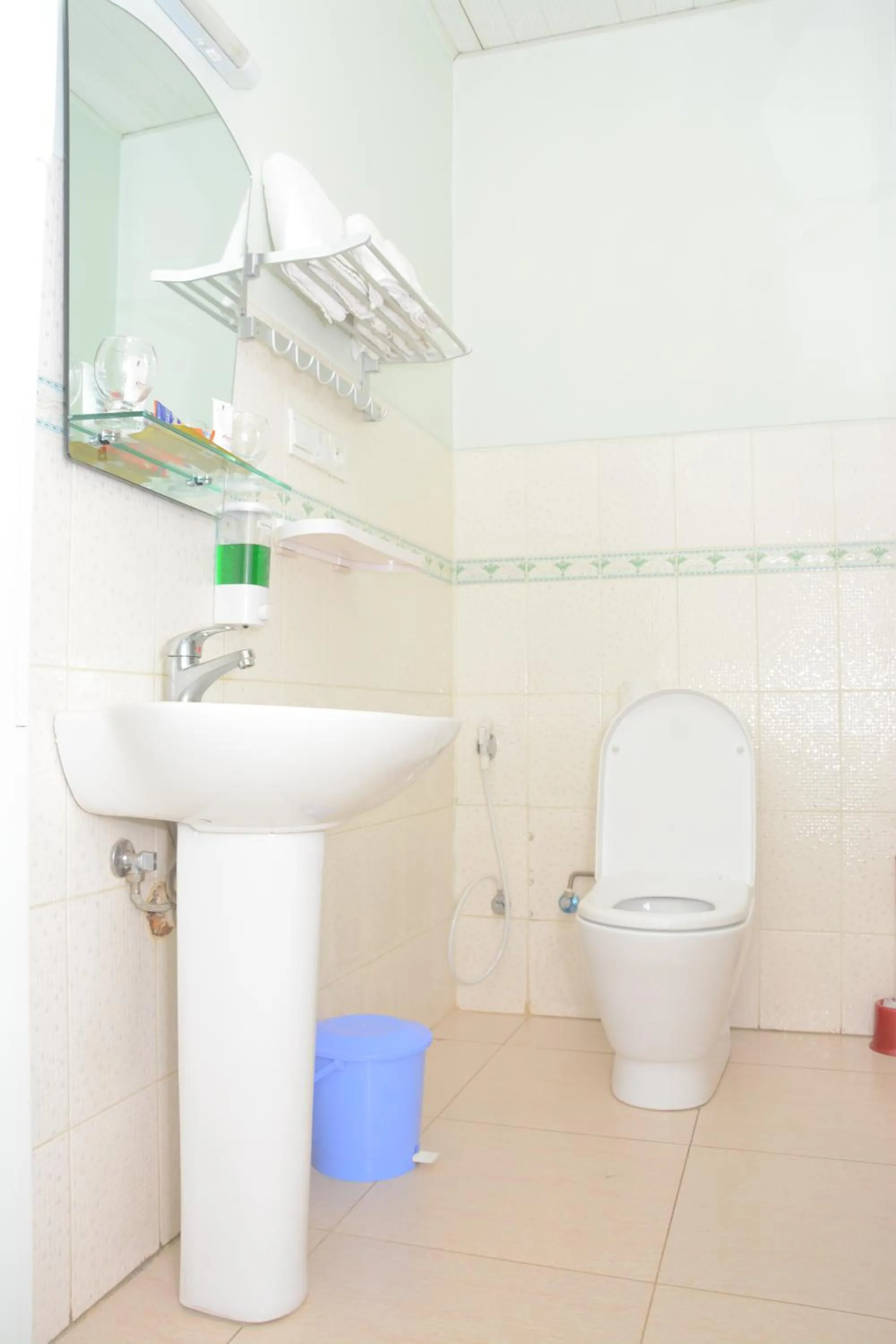 Toilet in Five to Five Hotel