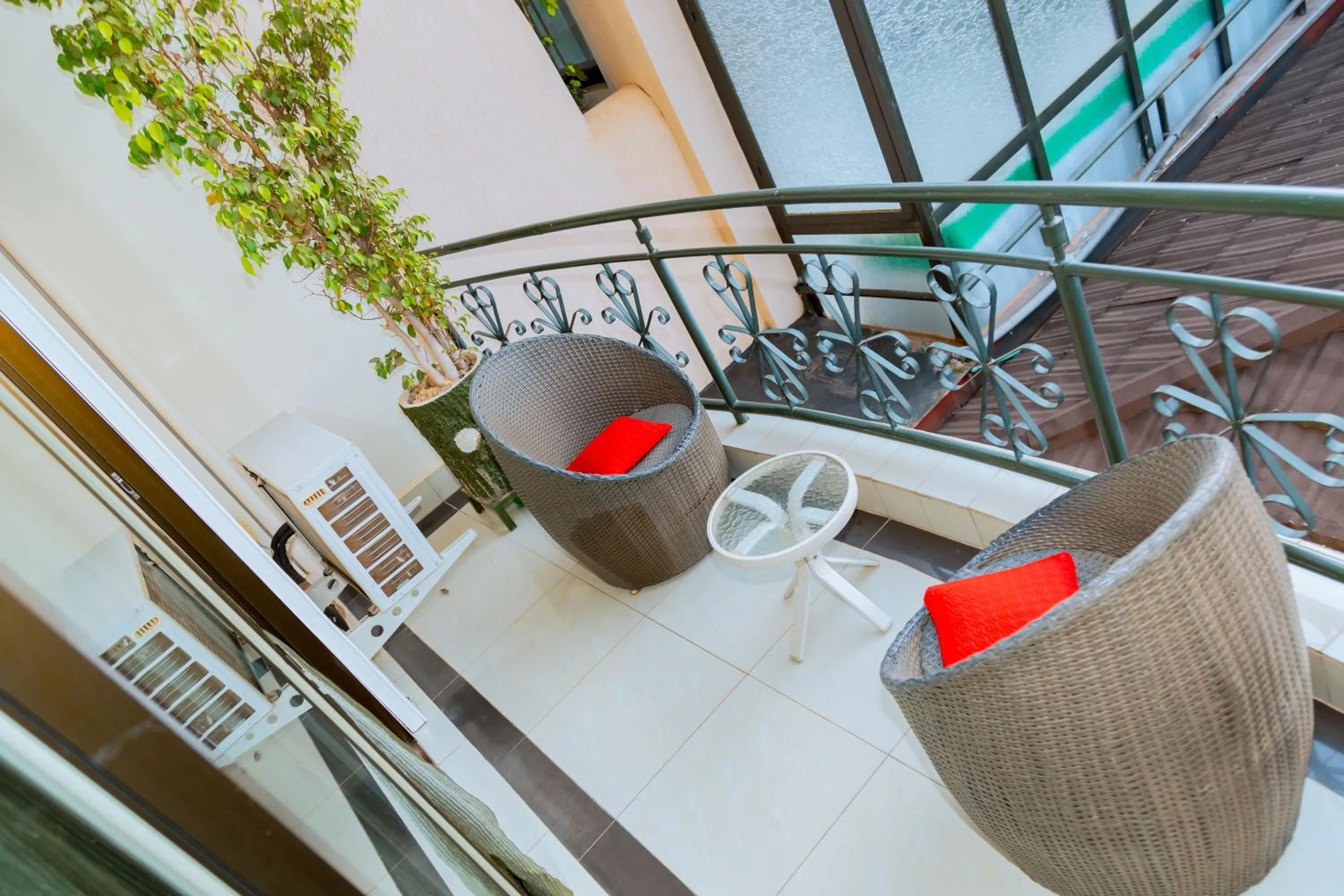 Balcony/Terrace in Five to Five Hotel