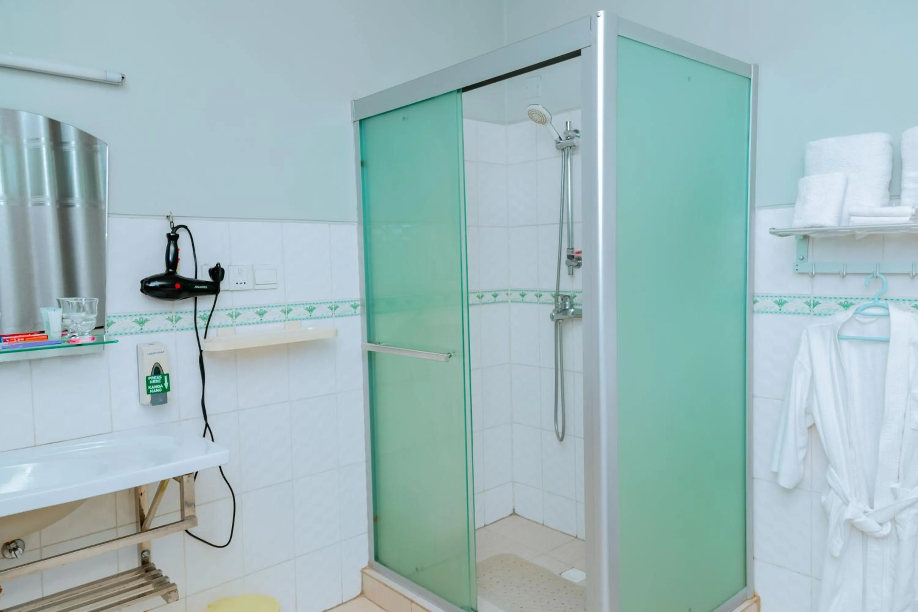 Shower in Five to Five Hotel