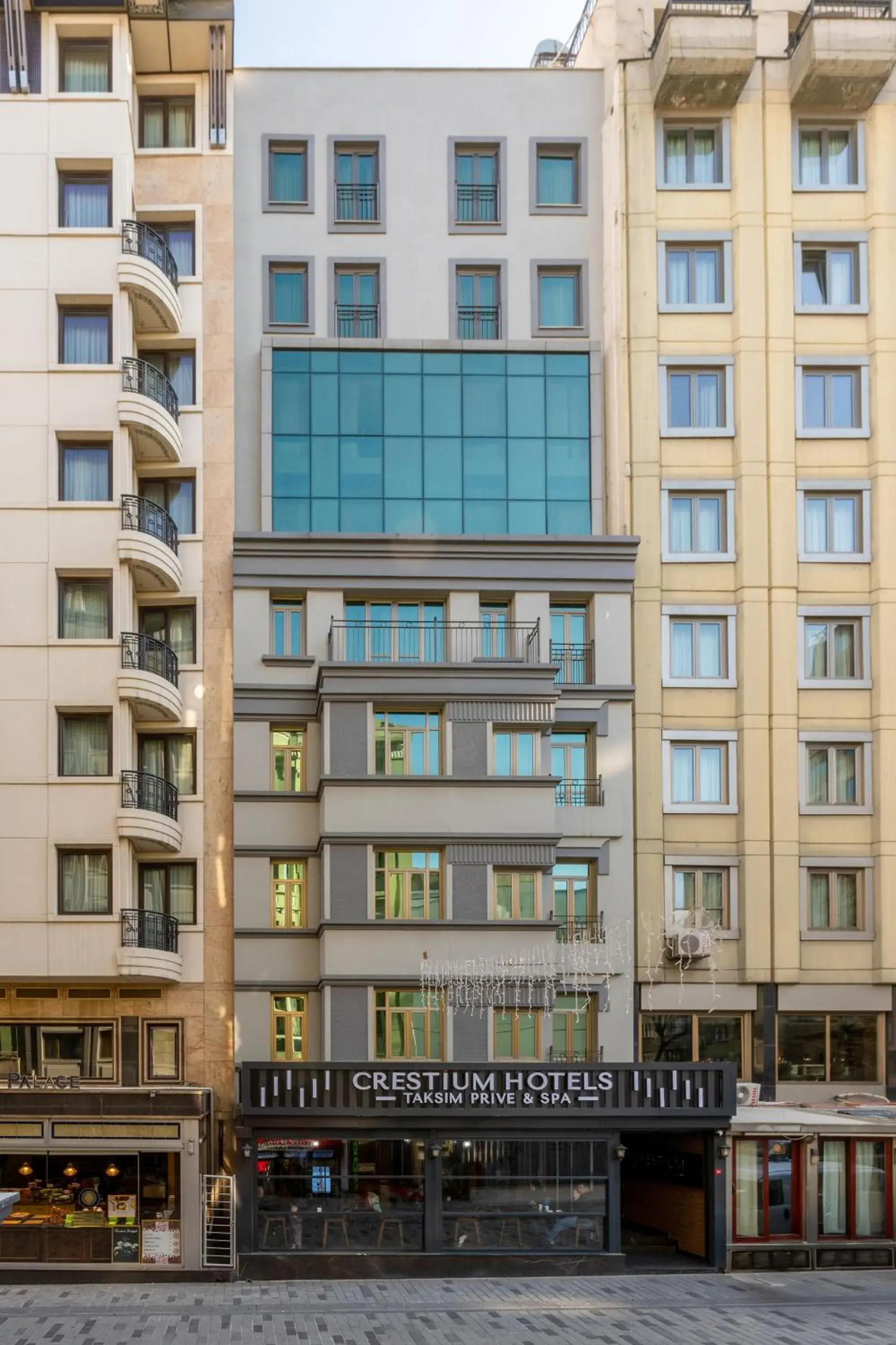Property building in Crestium Taksim Prive & Spa Property building in Crestium Taksim Prive & Spa