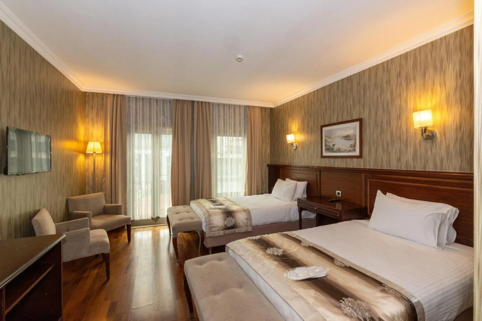 Photo of the whole room, Bed in Crestium Taksim Prive & Spa