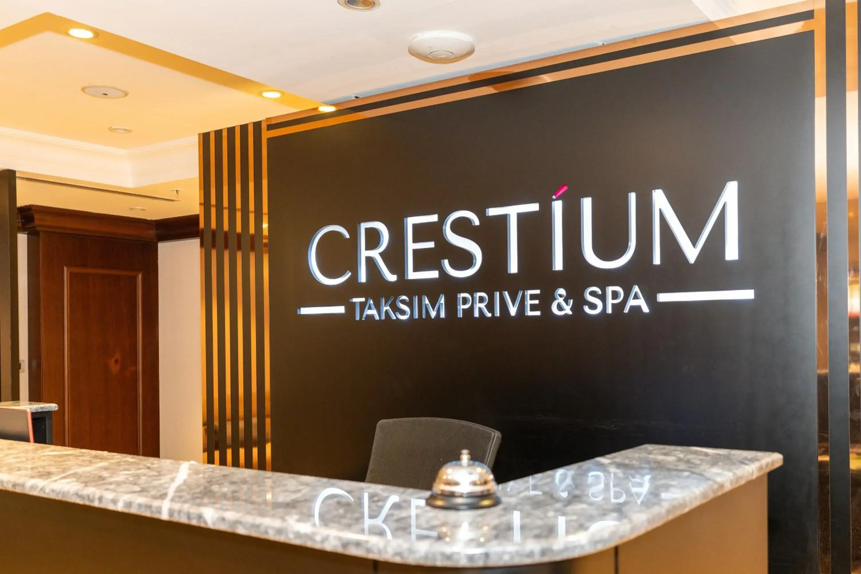 Lobby or reception in Crestium Taksim Prive & Spa Lobby or reception in Crestium Taksim Prive & Spa