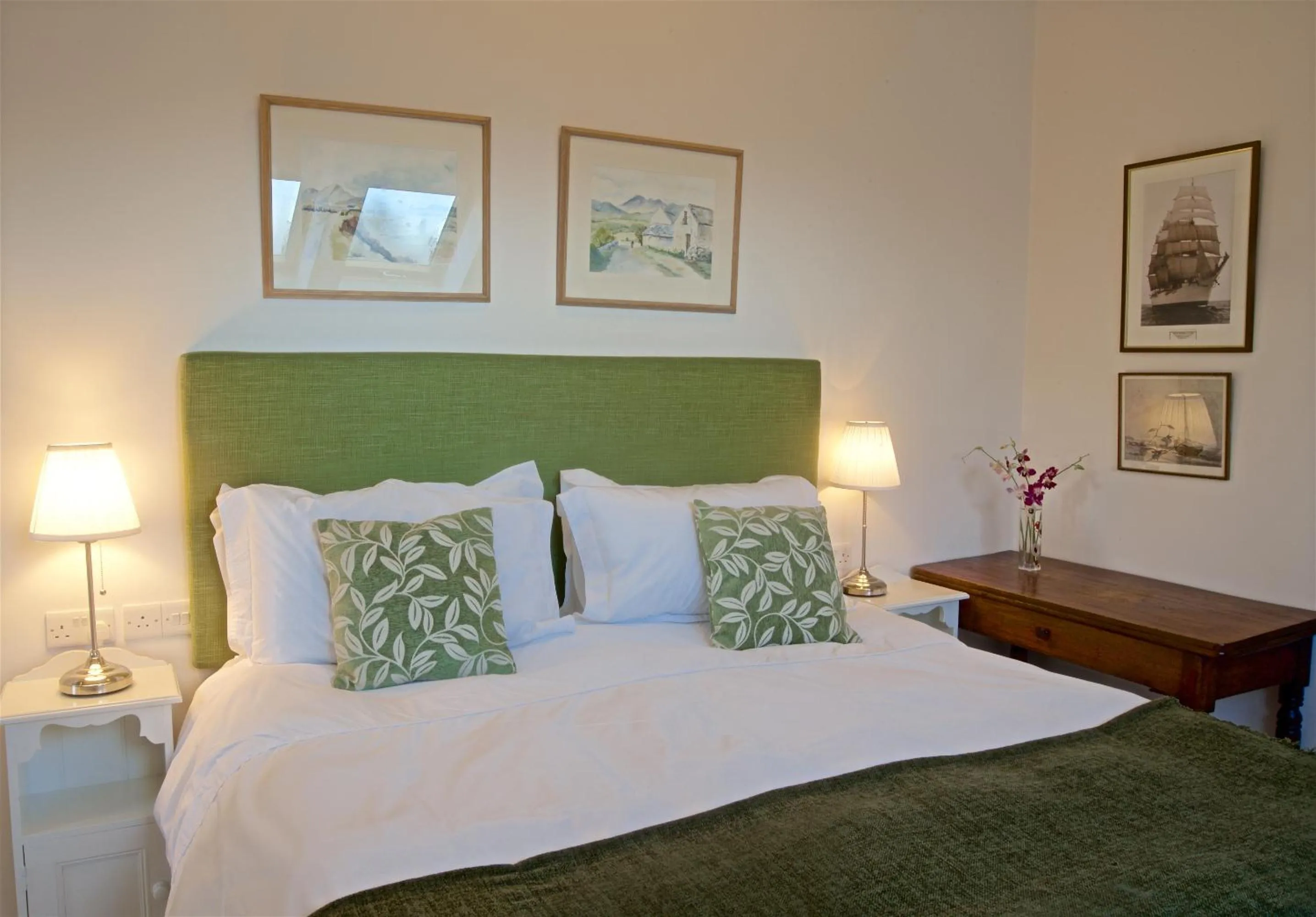 Bed in Cherryhill Lodge