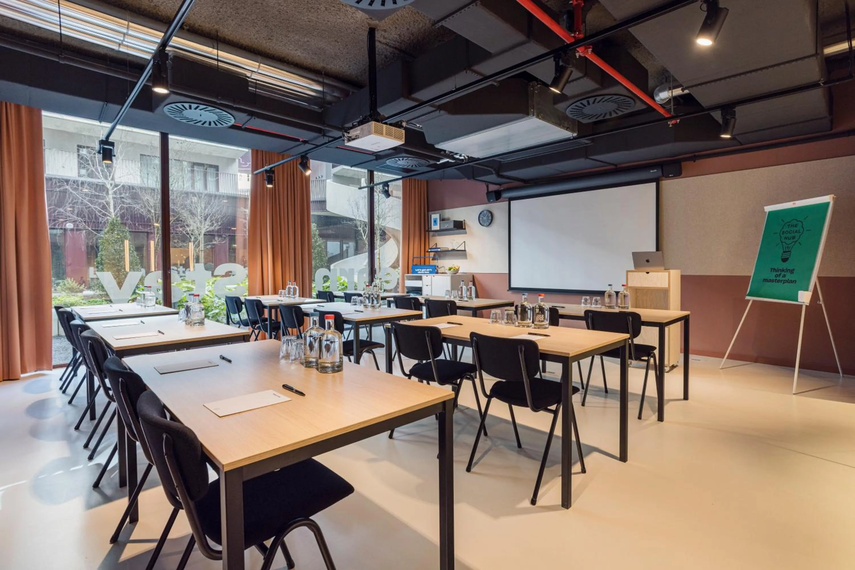Meeting/conference room in The Social Hub Porto
