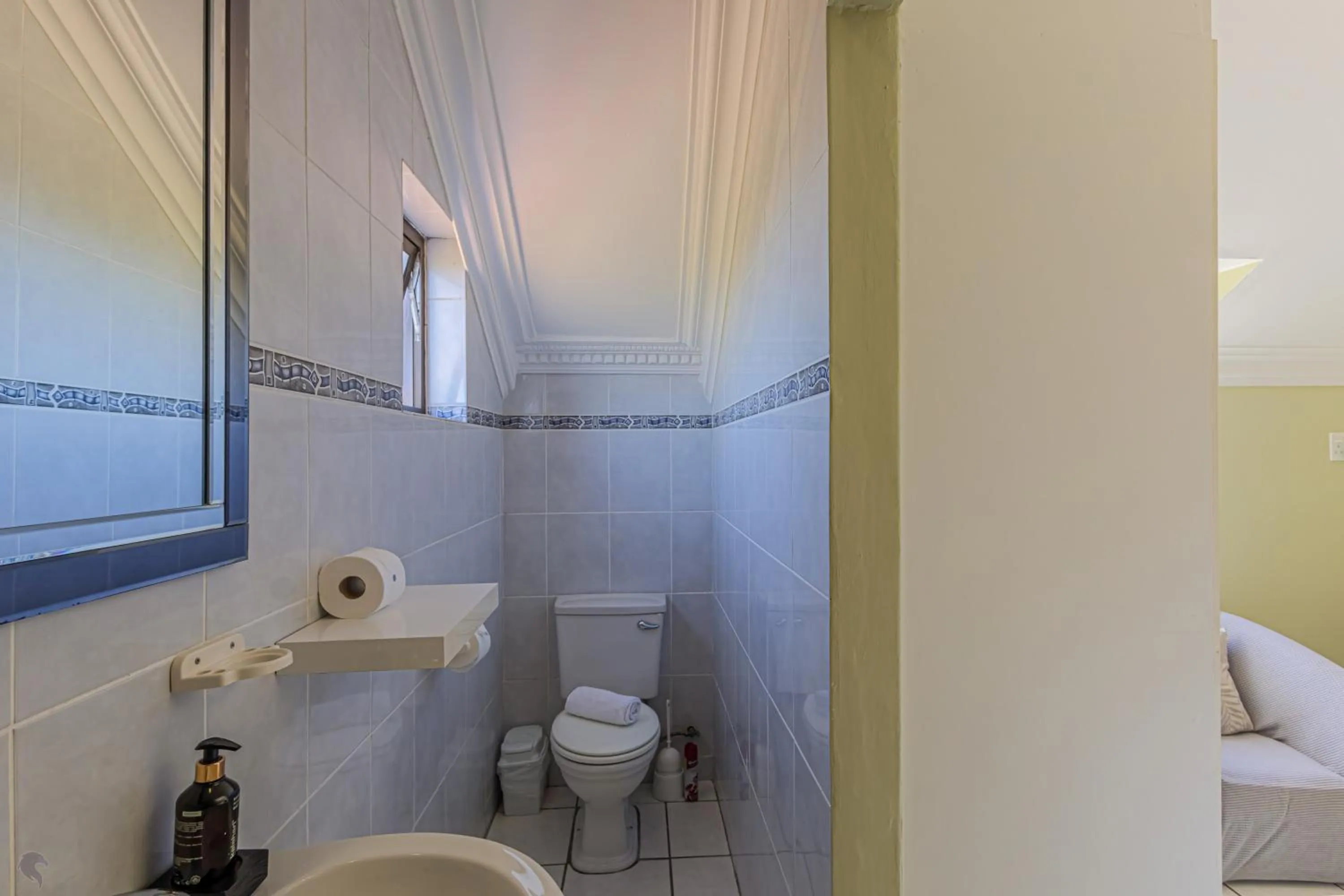 Toilet in Holiday Guest House Langebaan