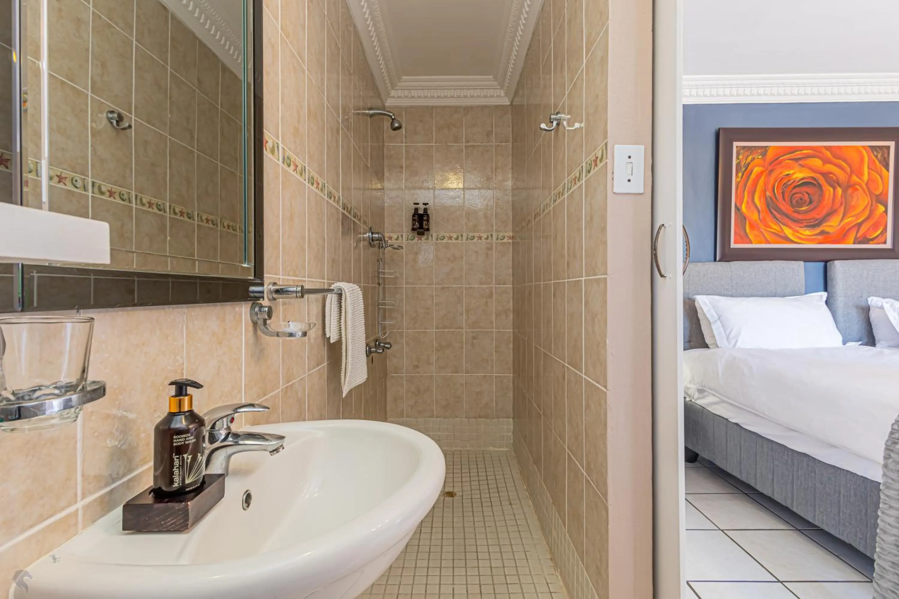 Shower in Holiday Guest House Langebaan