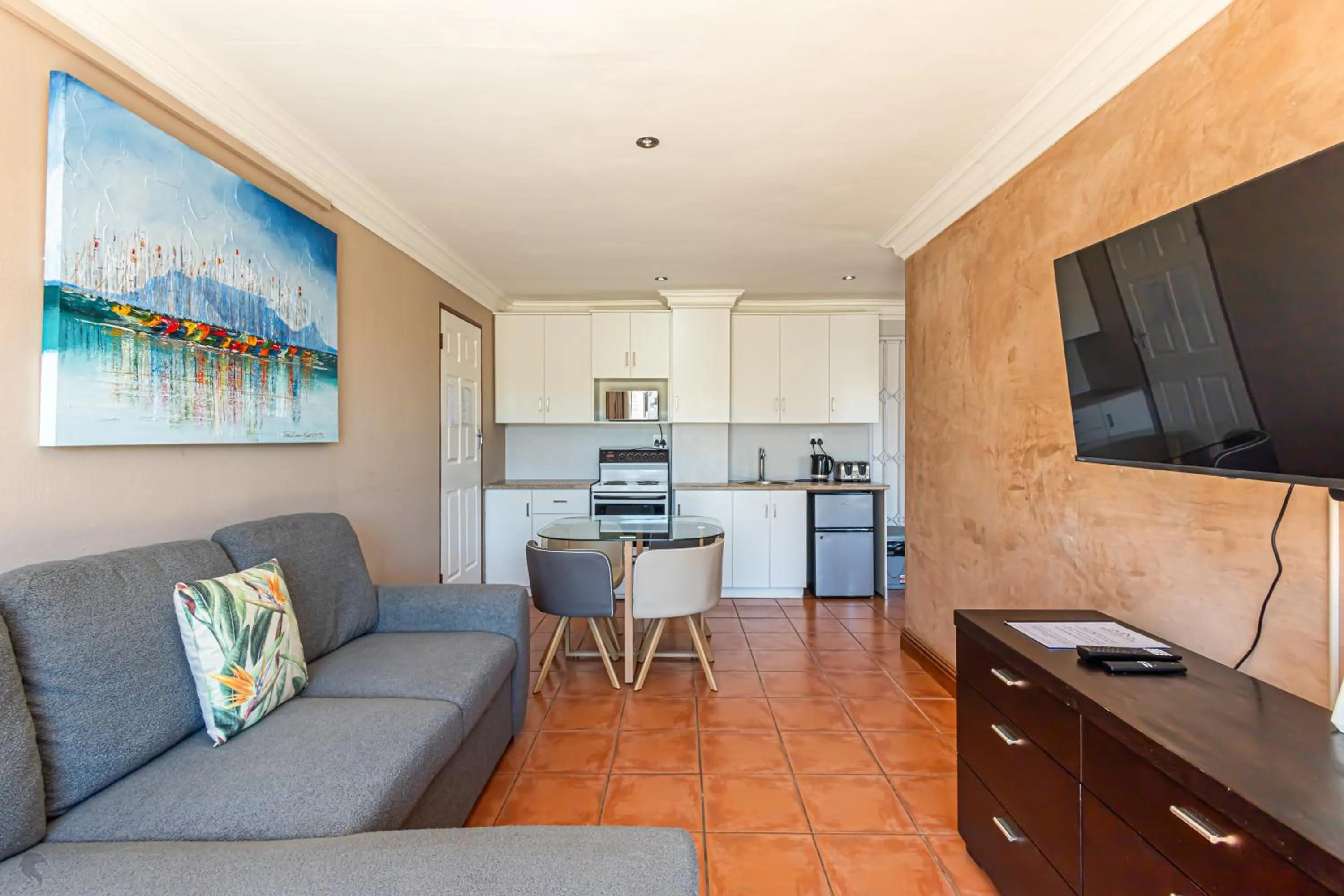 TV and multimedia in Holiday Guest House Langebaan