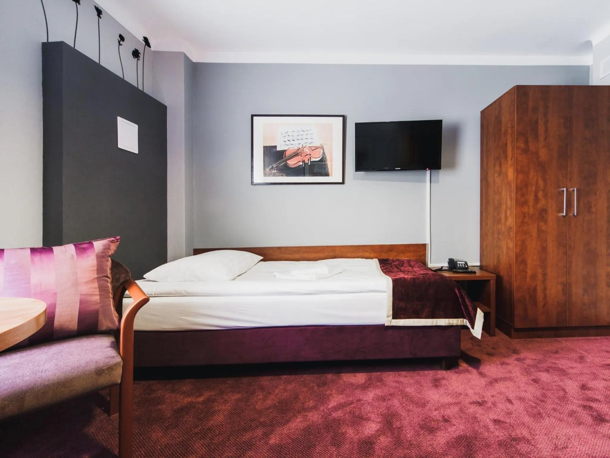 Photo of the whole room, Bed in Hotel Chmielna Warsaw