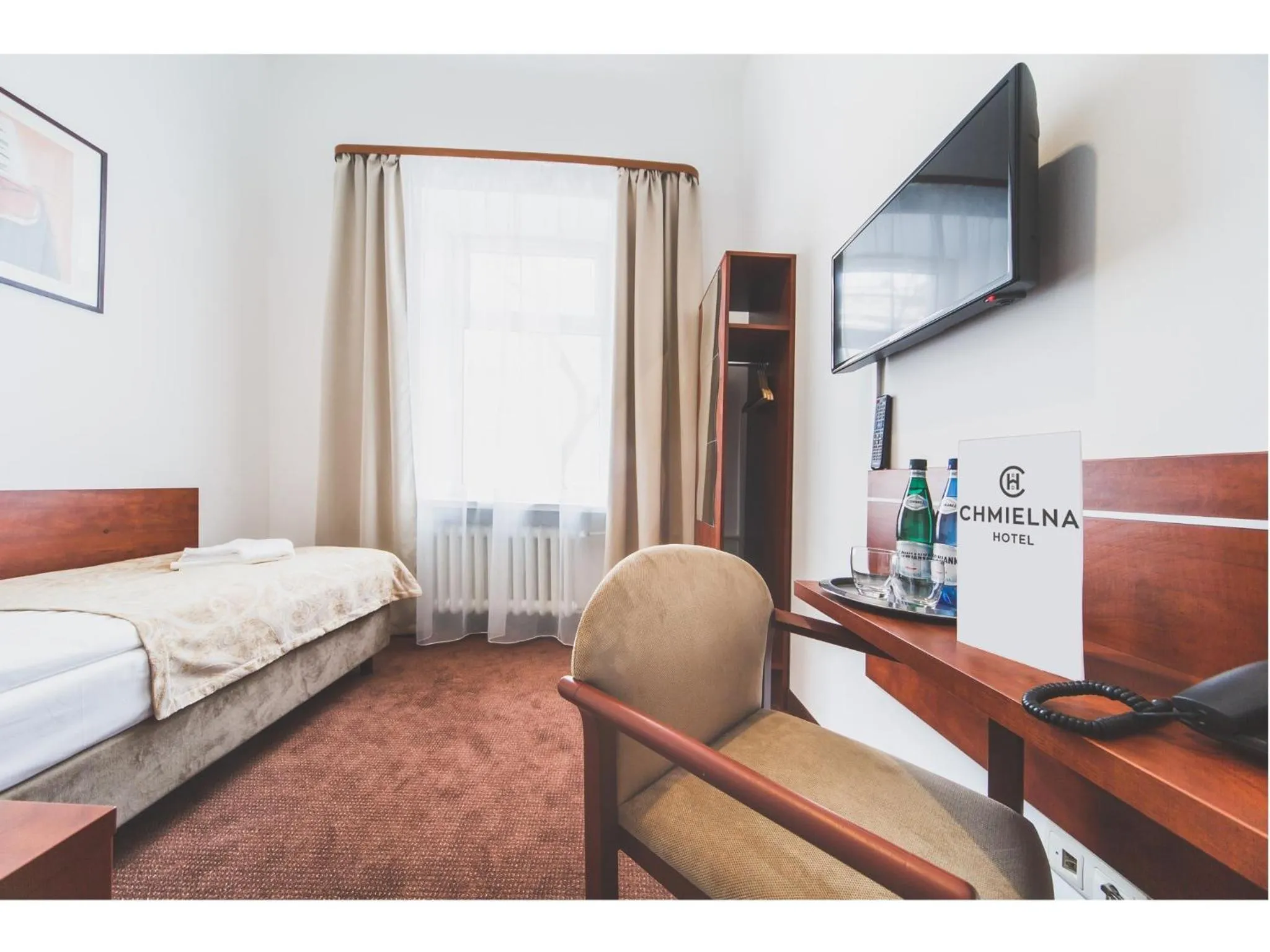 Photo of the whole room, Bed in Hotel Chmielna Warsaw